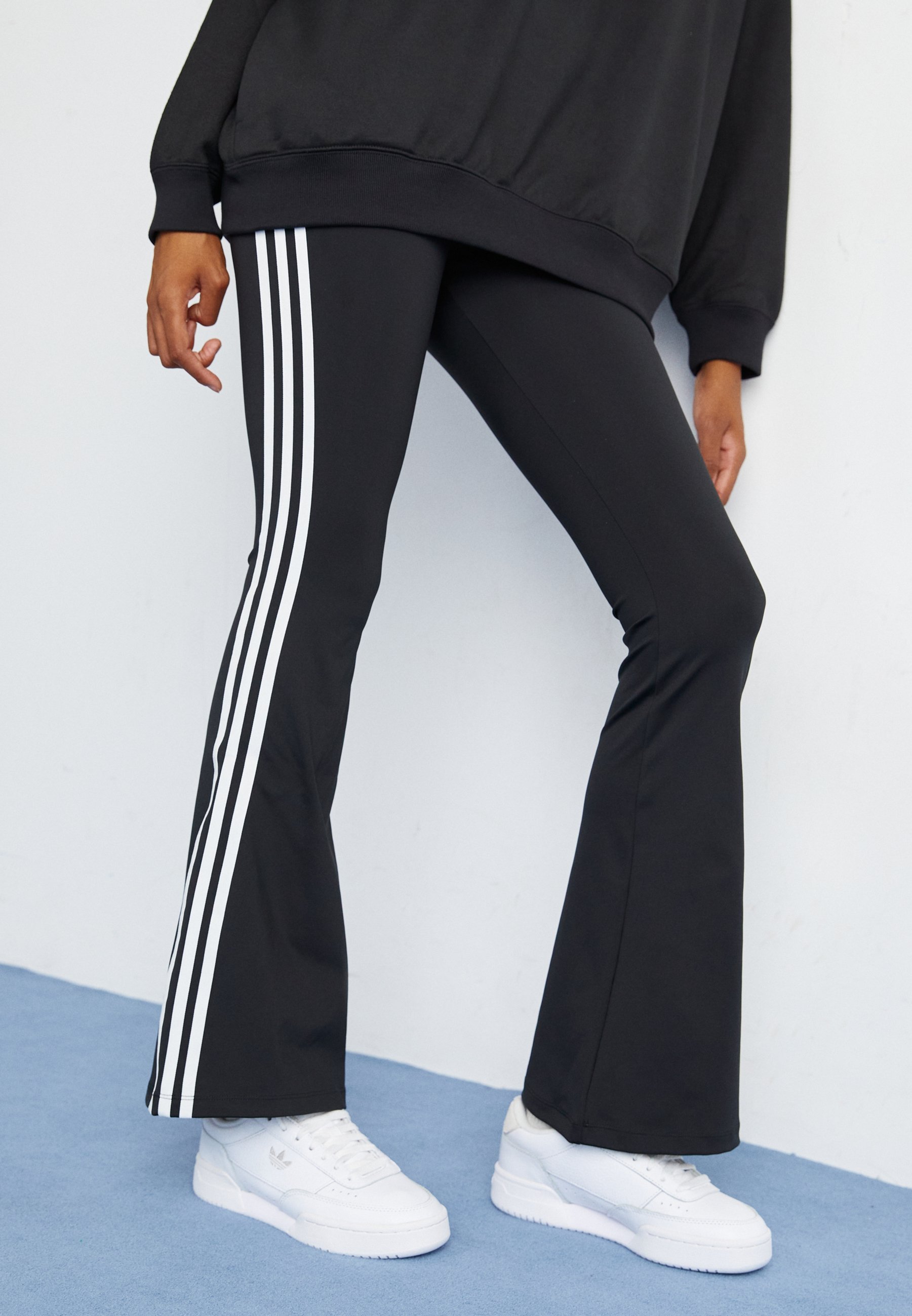 adidas Originals FLARED - Leggings - Pantalon - Noir