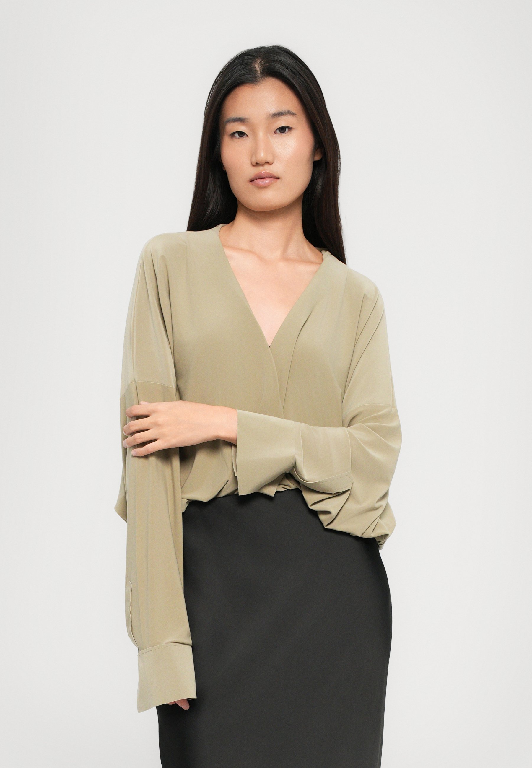 Norma Kamali SUPER TÚLMÉRETES BOYFRIEND ING - Hosszú ujjú felső - arany színű