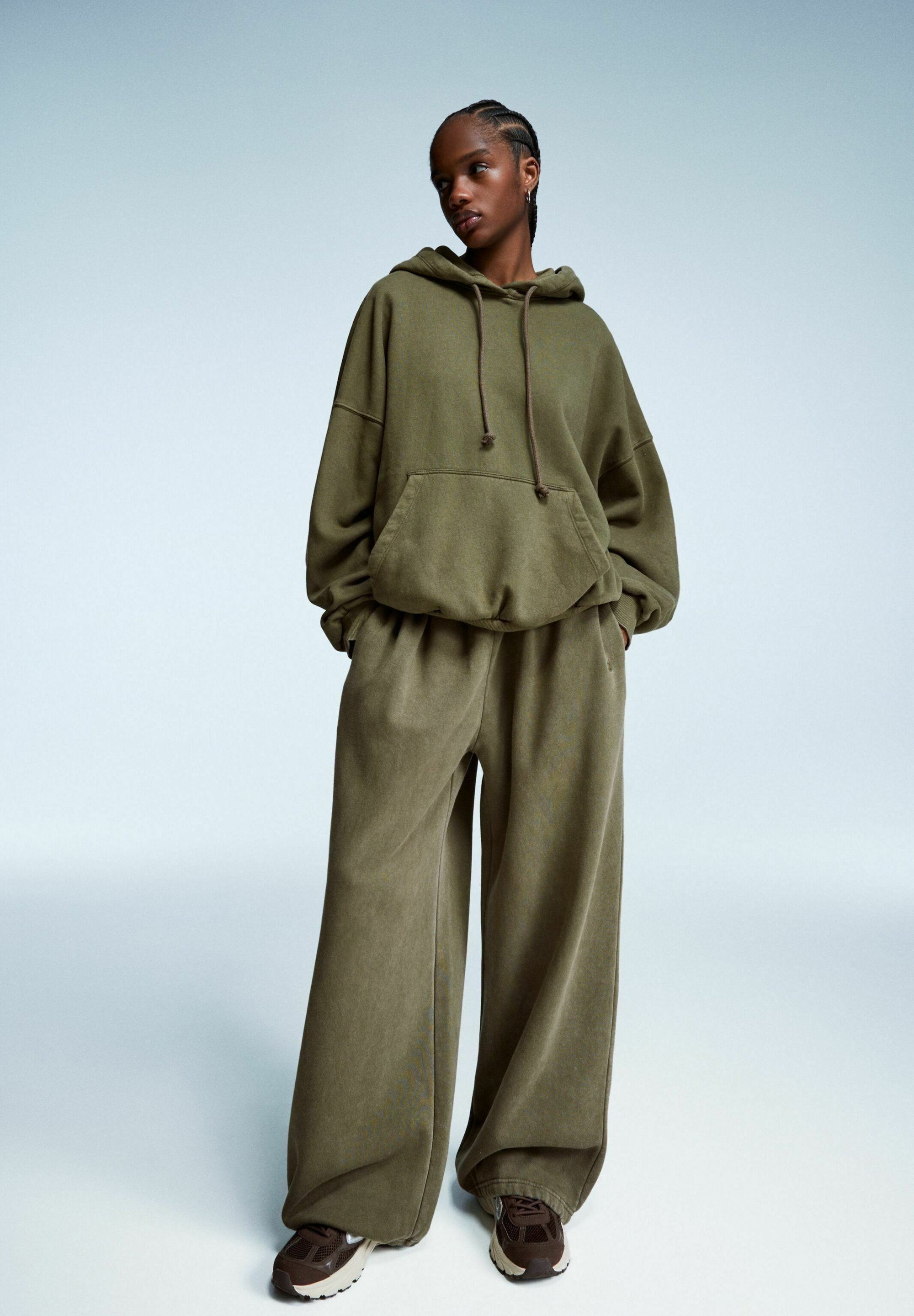 Moletom com capuz Bershka - cáqui