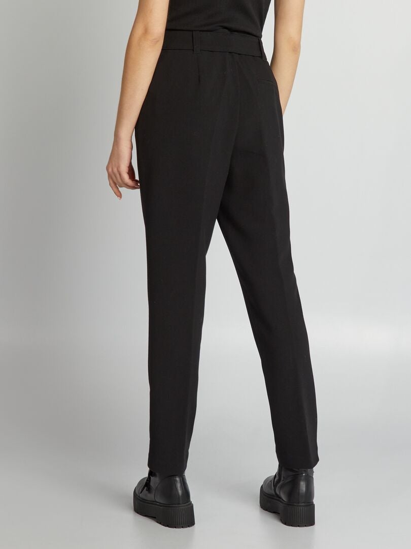 Calça cenoura macia - preta