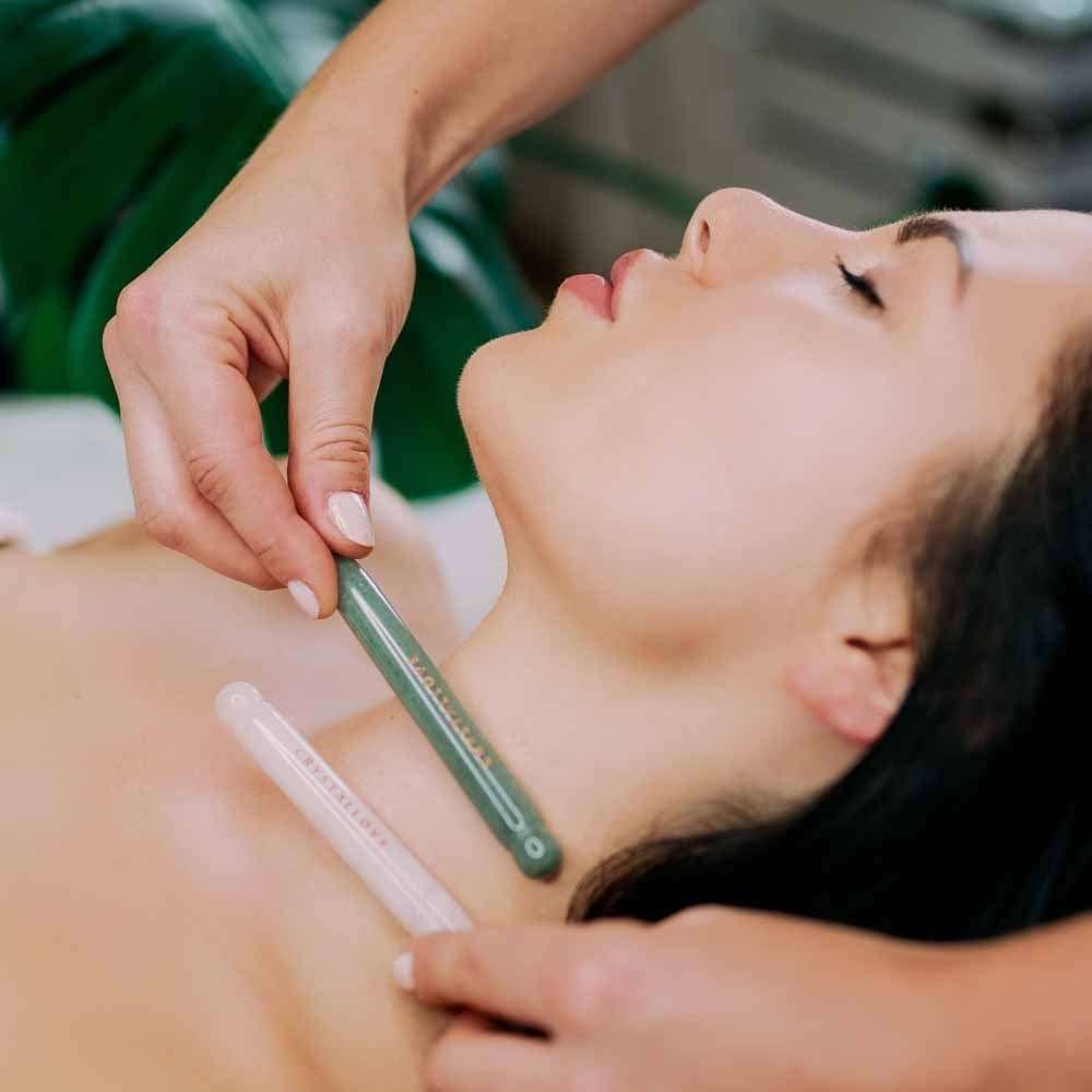 Crystallove sejas masieris ar aventurīna gua sha uzgali – 1 gab.