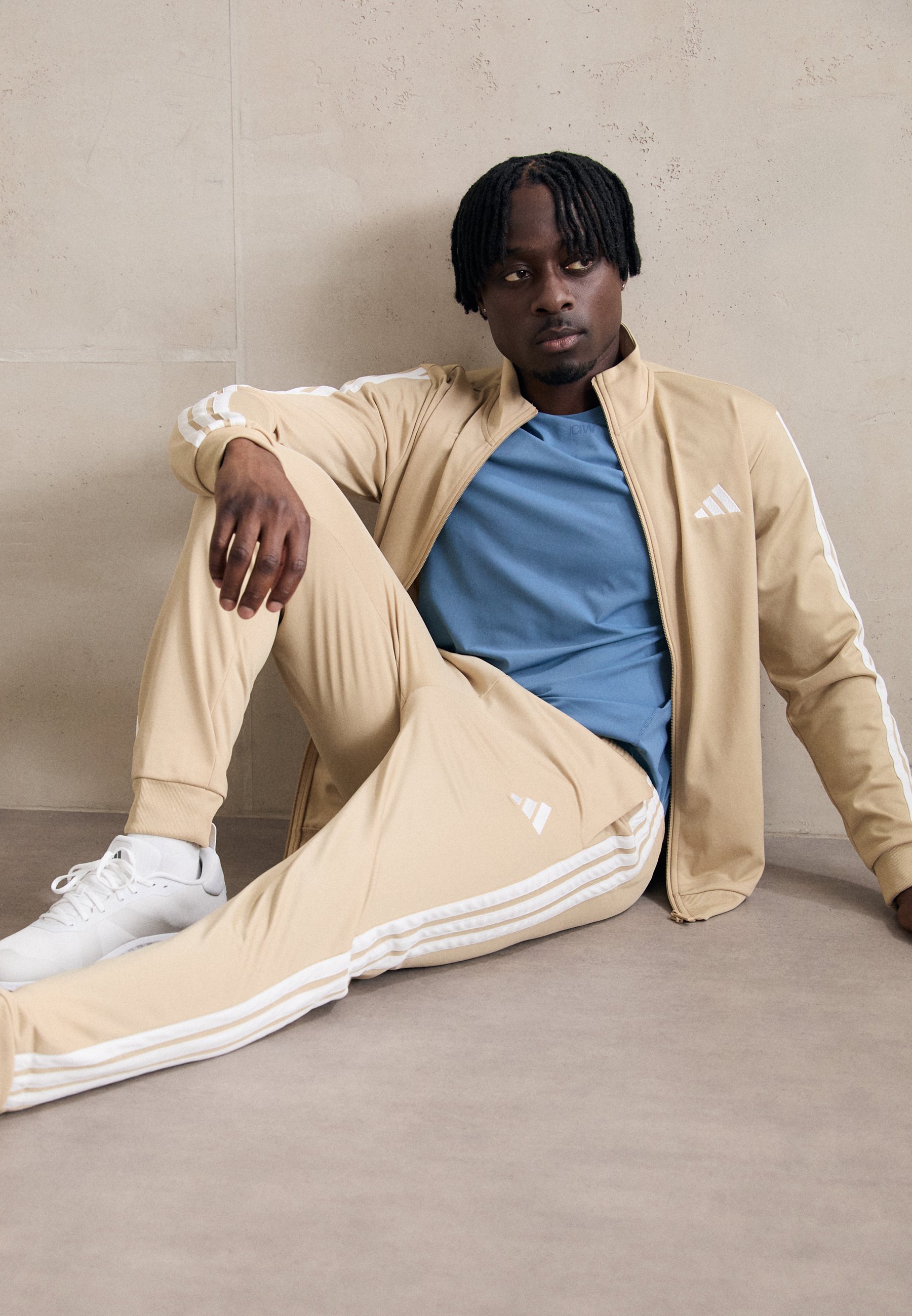 adidas Sportswear SET - Dres - magiczny beż/biały