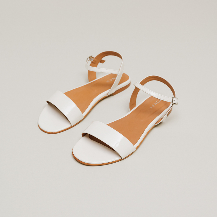 Sandales  en vernis ecru