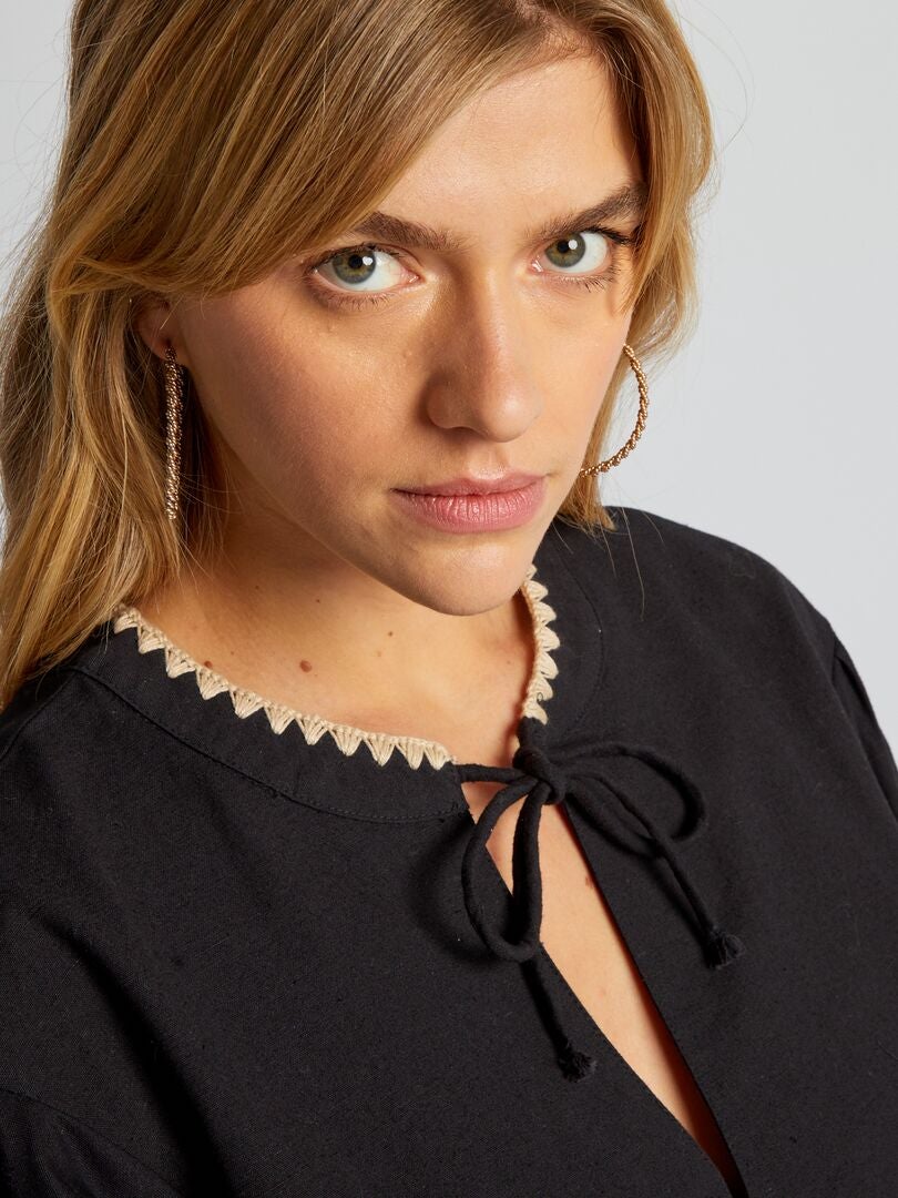 Blouse met borduurwerk - zwart