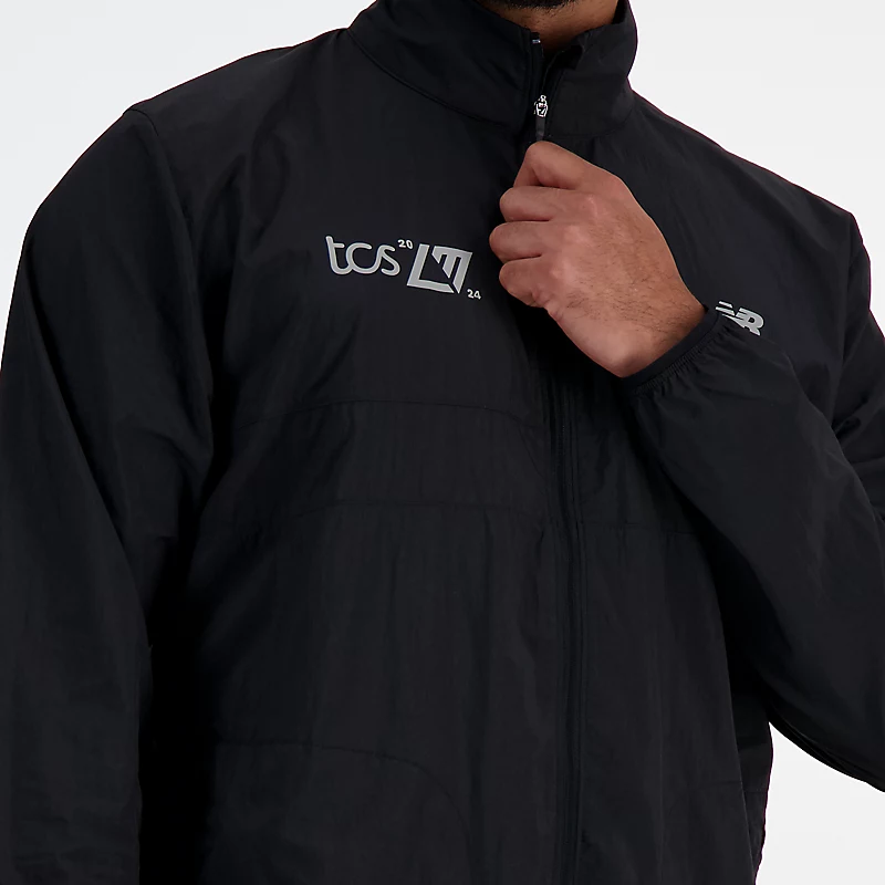 Męska kurtka do biegania London Edition NB Athletics Packable Run Jacket – CZARNY
