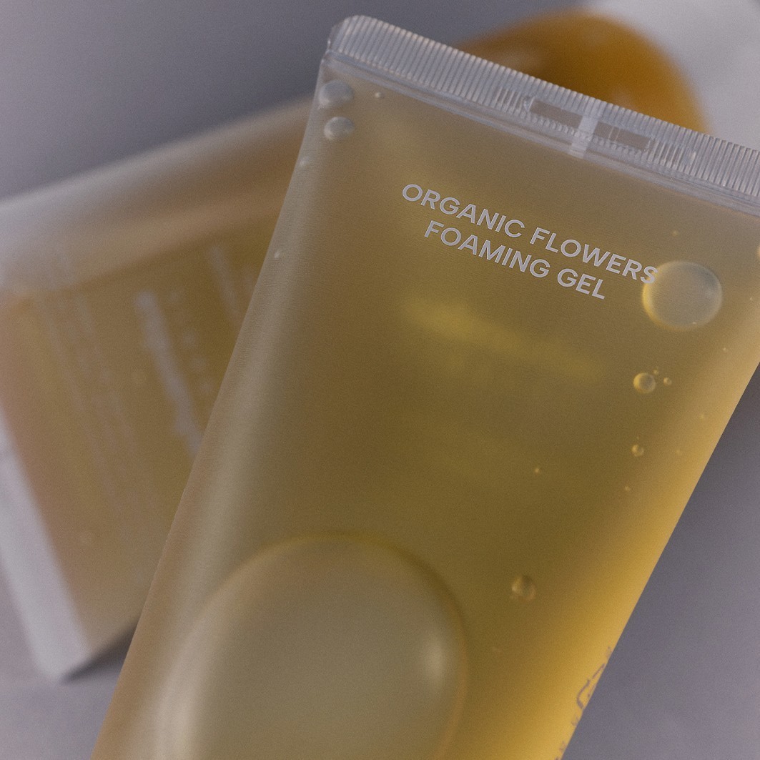WHAMISA valomasis putojantis gelis su organinėmis gėlėmis – 200 ml