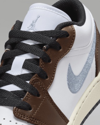 Air Jordan 1 Low SE Older Kids' Shoes