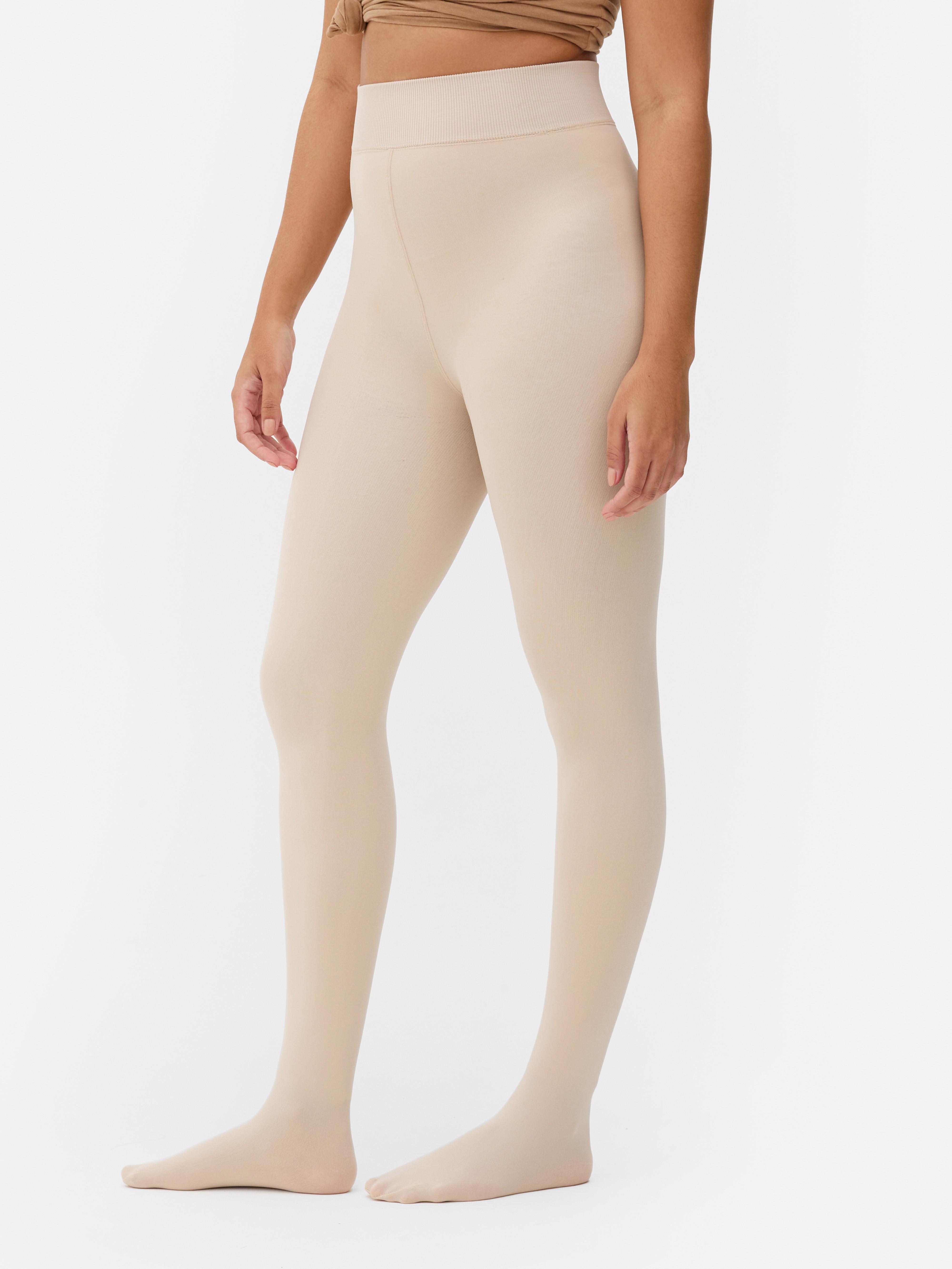 Samtplüschstrumpfhose. Diese Winterstrumpfhose hat ein samtplüschiges Futter für zusätzliche Wärme.