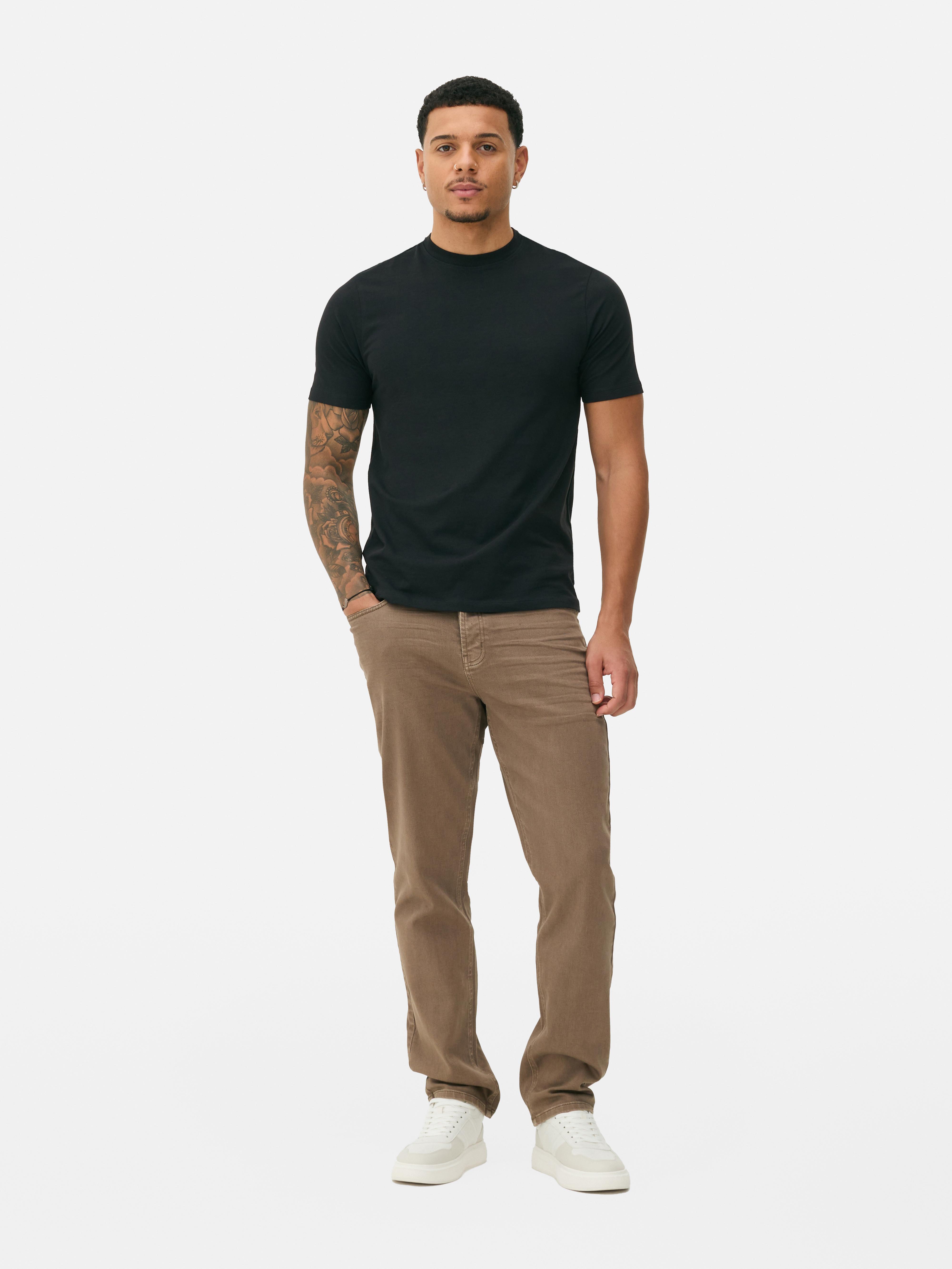 Tricou slim fit Un tricou casual cu guler rotund și croială mulată