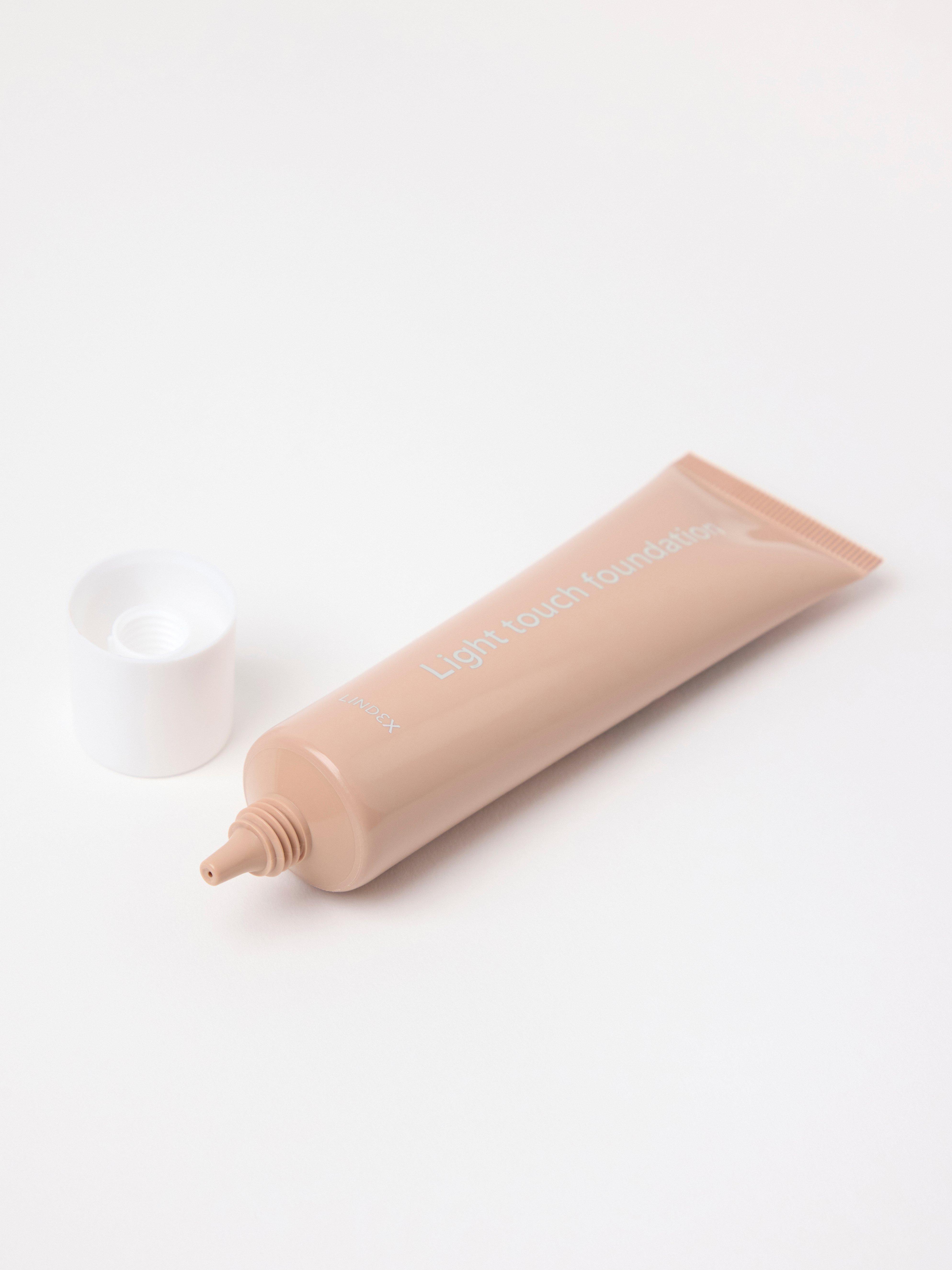 Base de maquillaje Lindex Beauty Light Touch 1