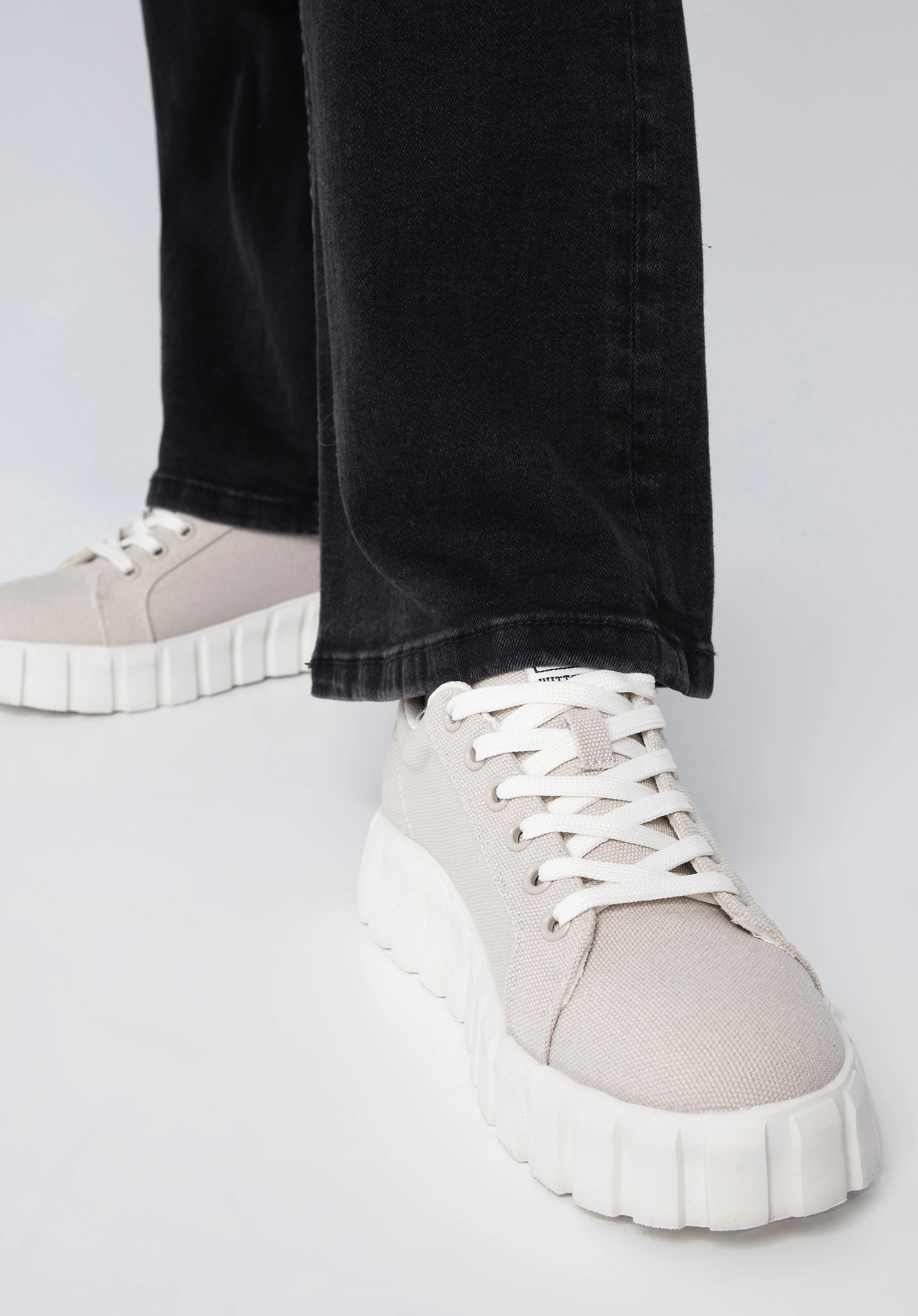 Damskie sneakersy na platformie szare