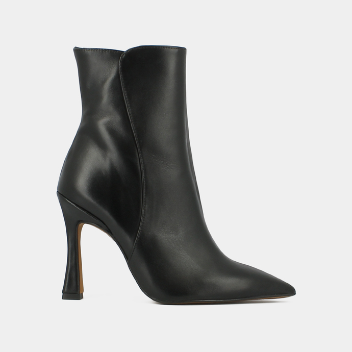 Boots à talons hauts et coutures apparen...  en cuir noir