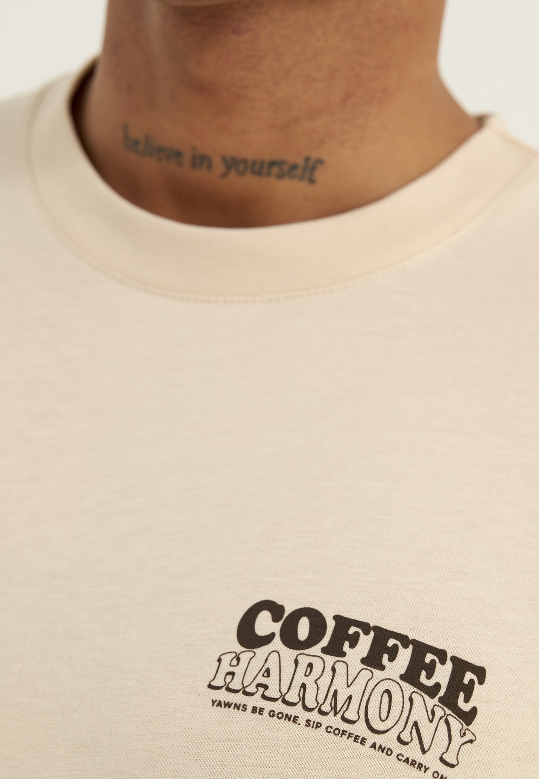 YOURTURN UNISEX - T-shirt met print - beige