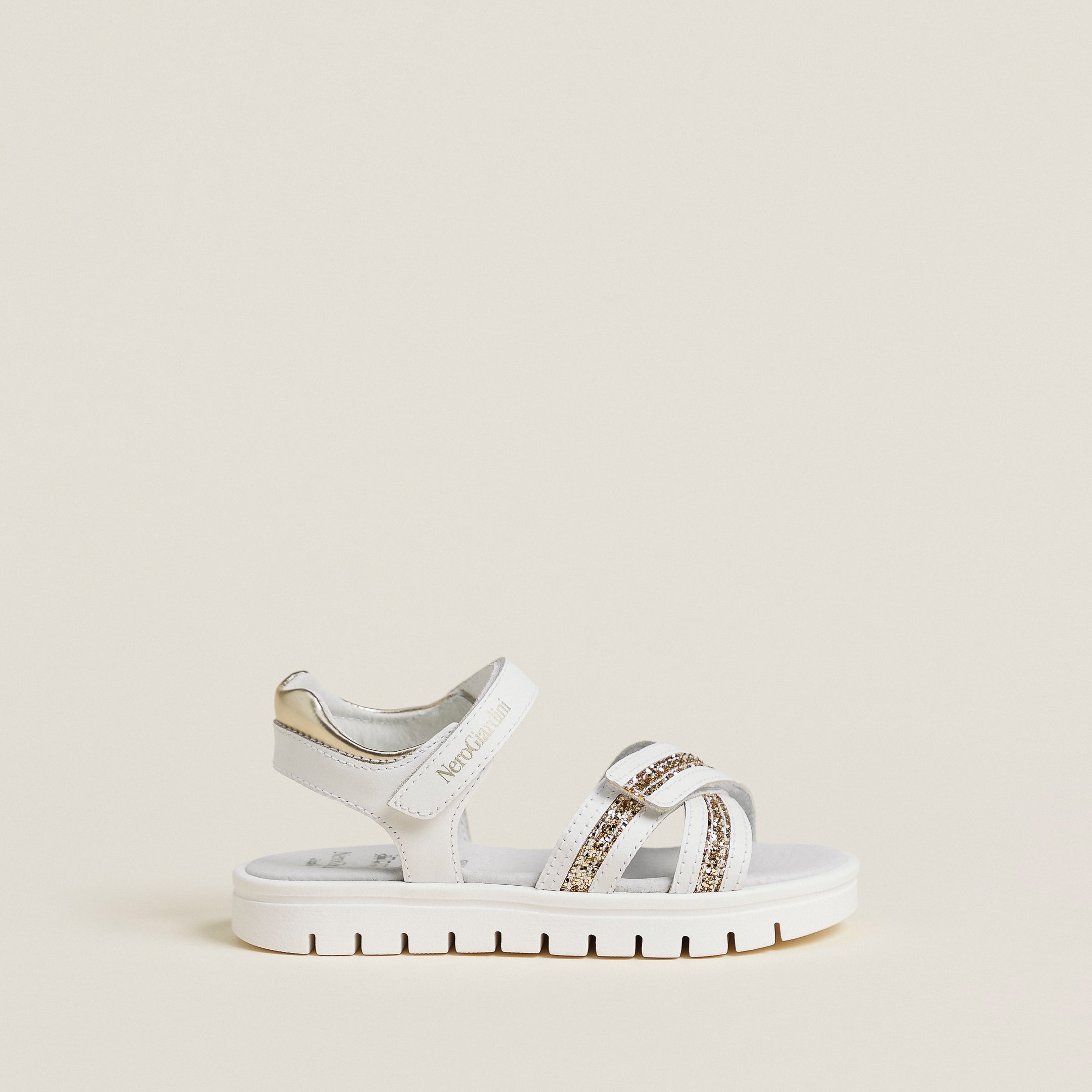  Sandalen für junge Mädchen aus Funktionsmaterial und Leder