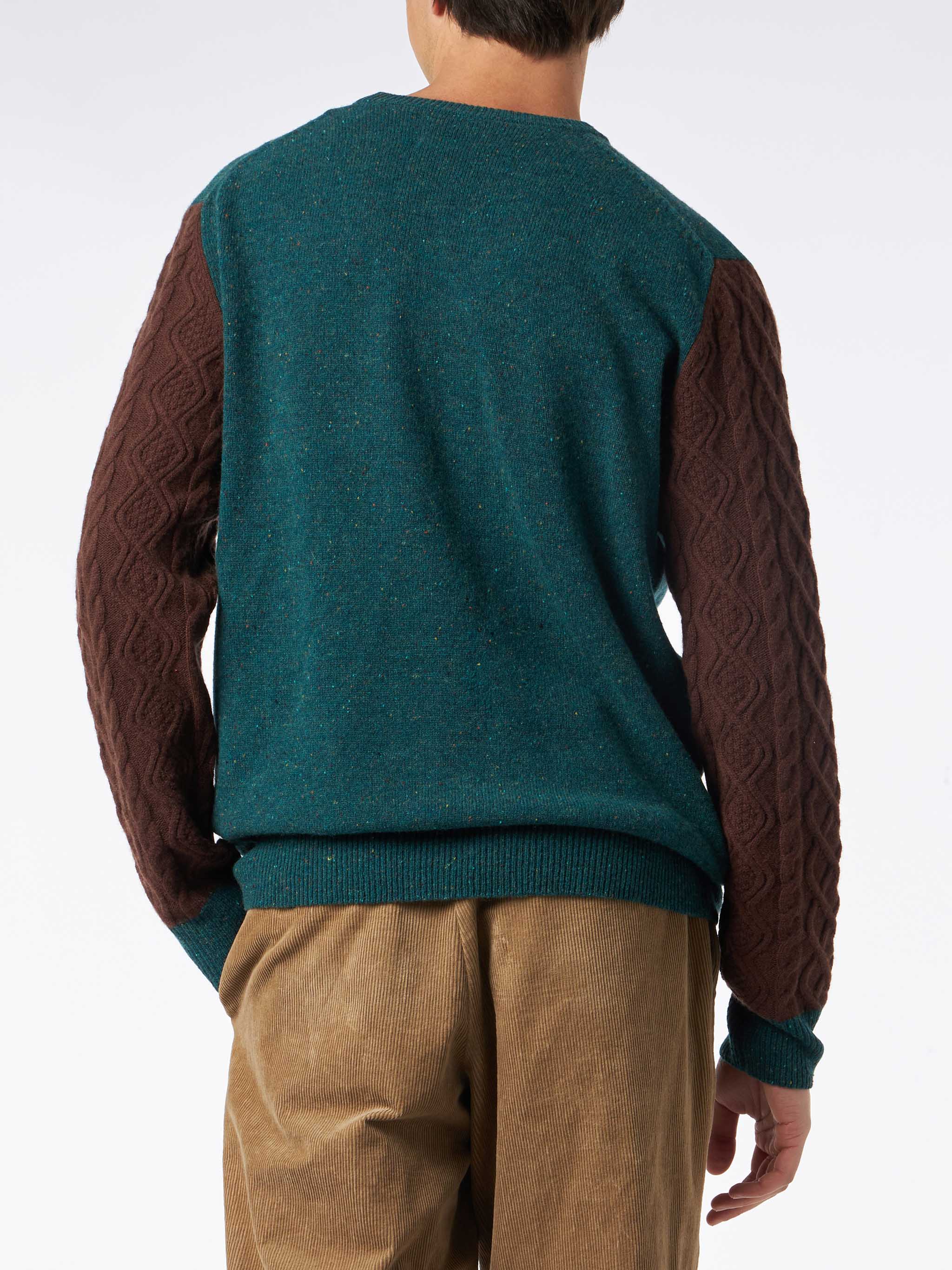 Donegal-trui met ronde hals voor heren en jacquard poloprint.
