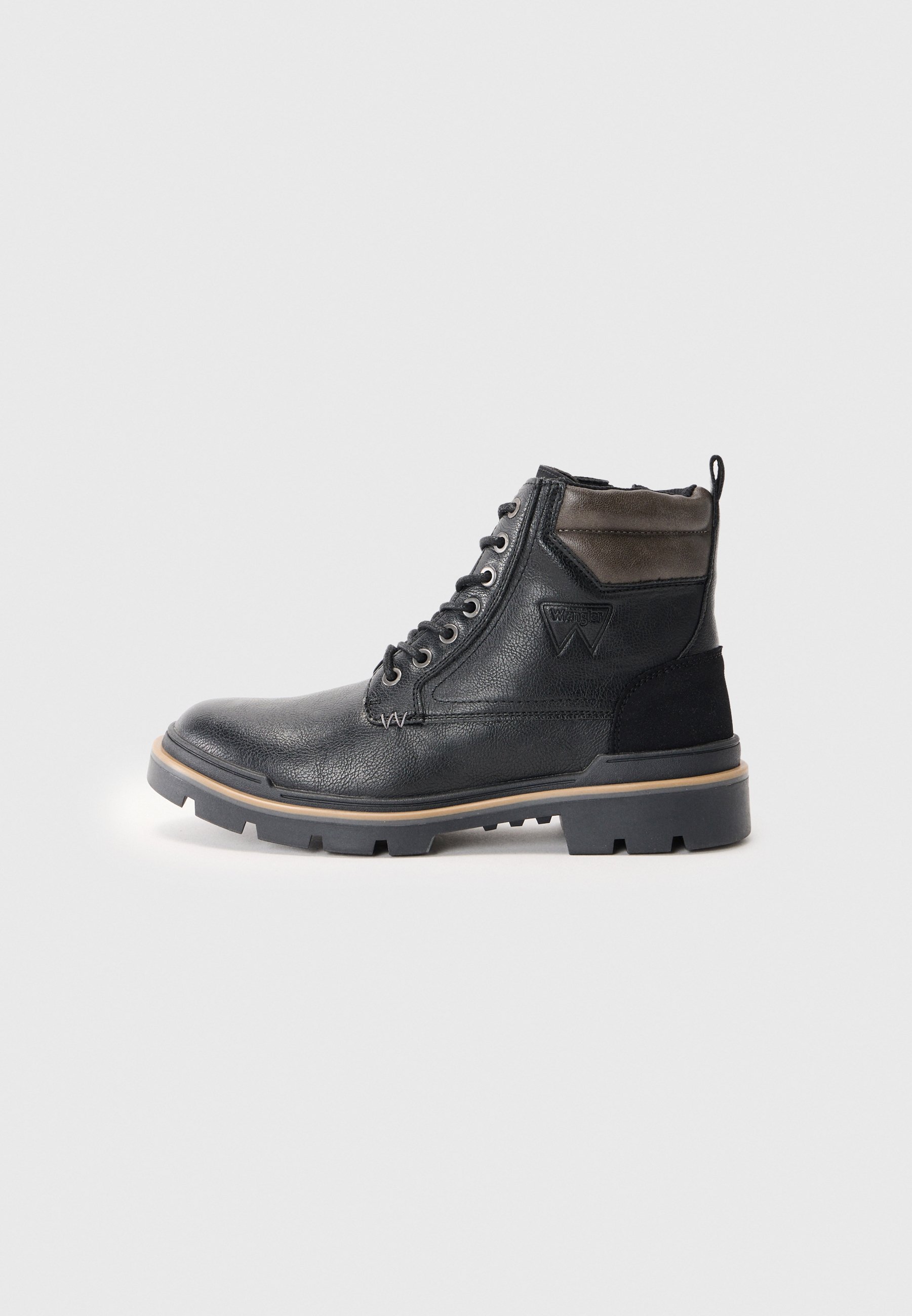 Wrangler NEVADA MEN HIGH - Enkellaarsjes met vetersluiting - zwart