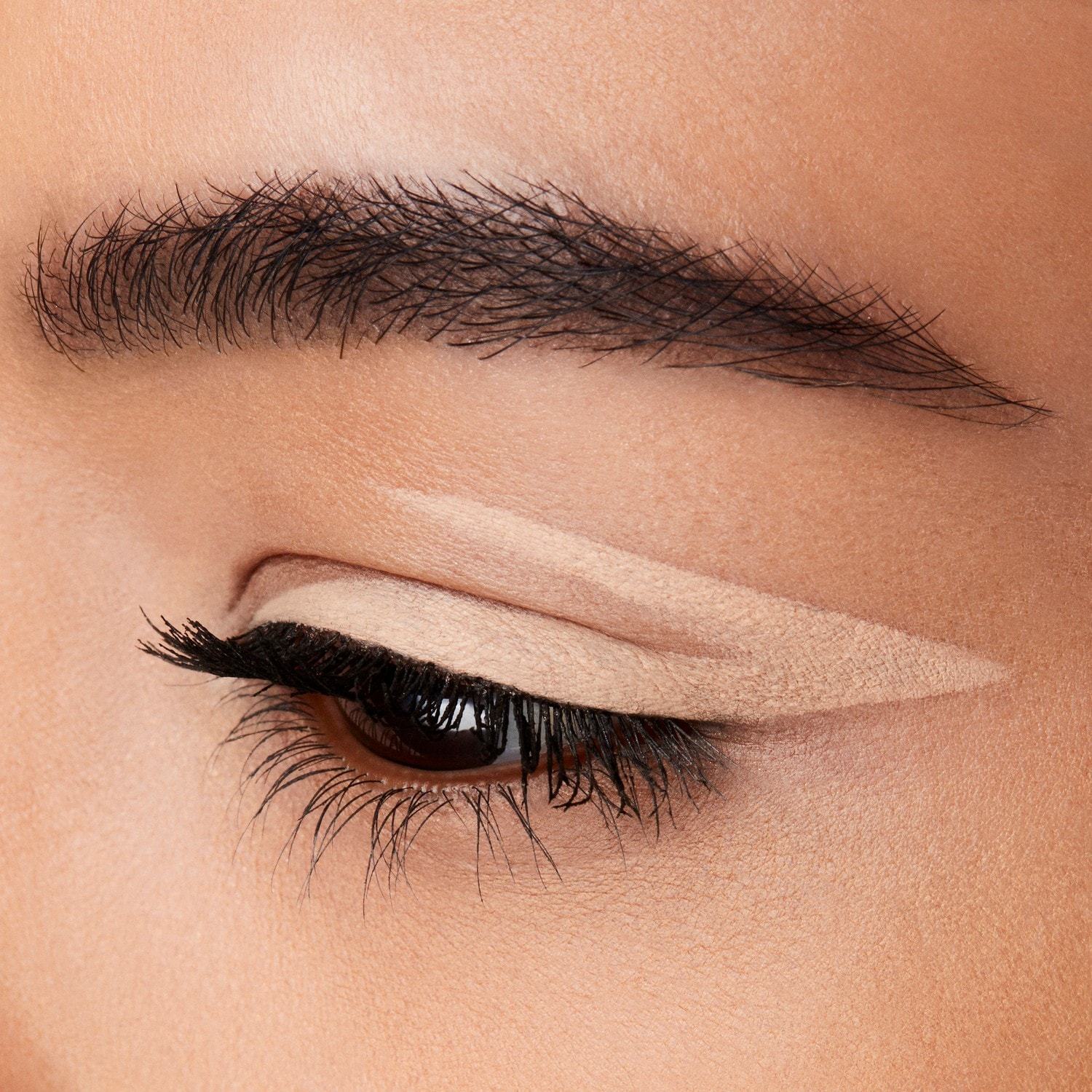 MAC acu zīmuļa krāsa Excess Gen zīmuļa acu laineris - 0,35 g