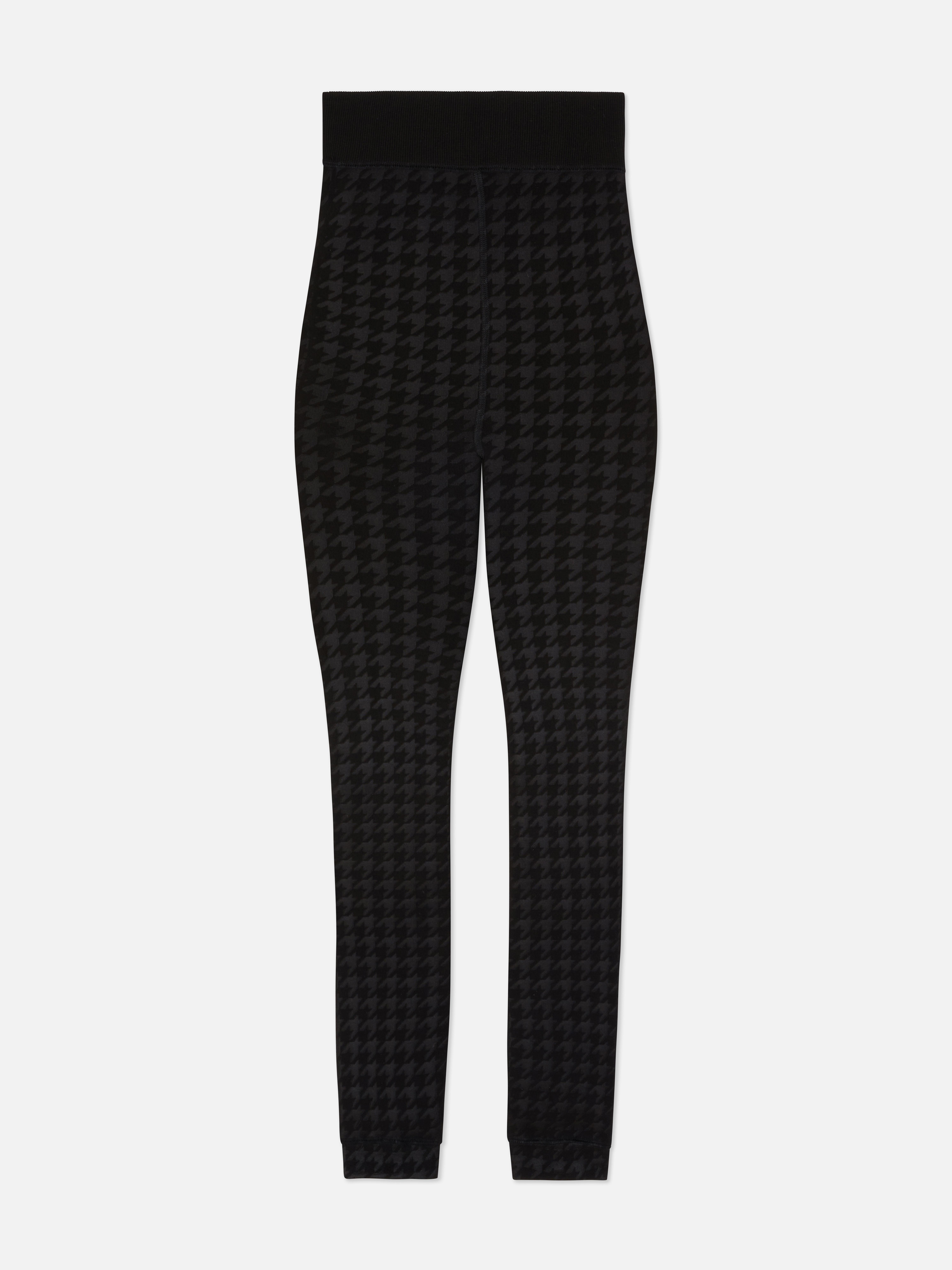 Samtweiche Leggings. Unsere flauschigen Leggings mit hohem Bund und normaler Länge halten die Kälte draußen.