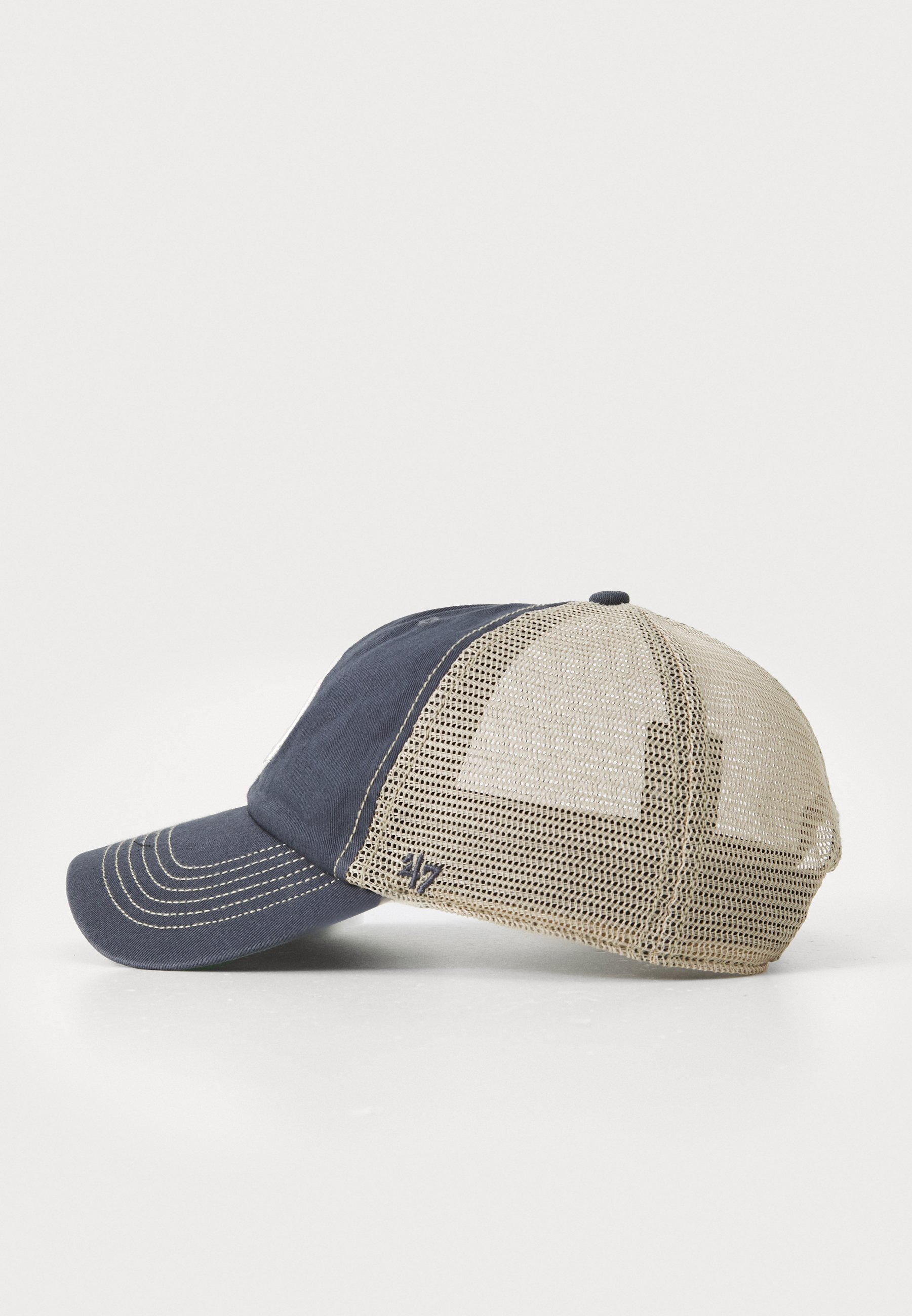 '47 Caps
