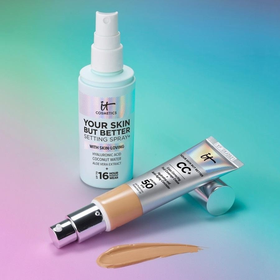 IT Cosmetics fiksējošais aerosols jūsu ādai, bet labāks nostiprinošais aerosols+ -