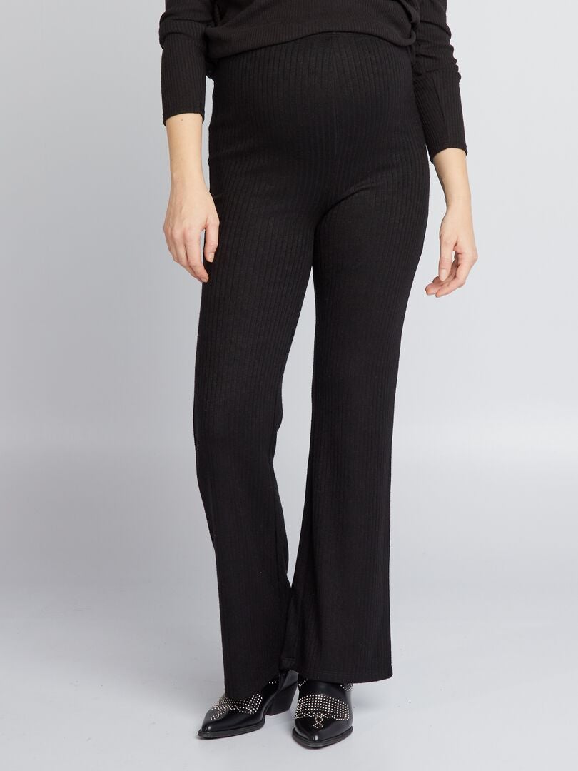 Calça de maternidade canelada, boca de sino/flare - Preta