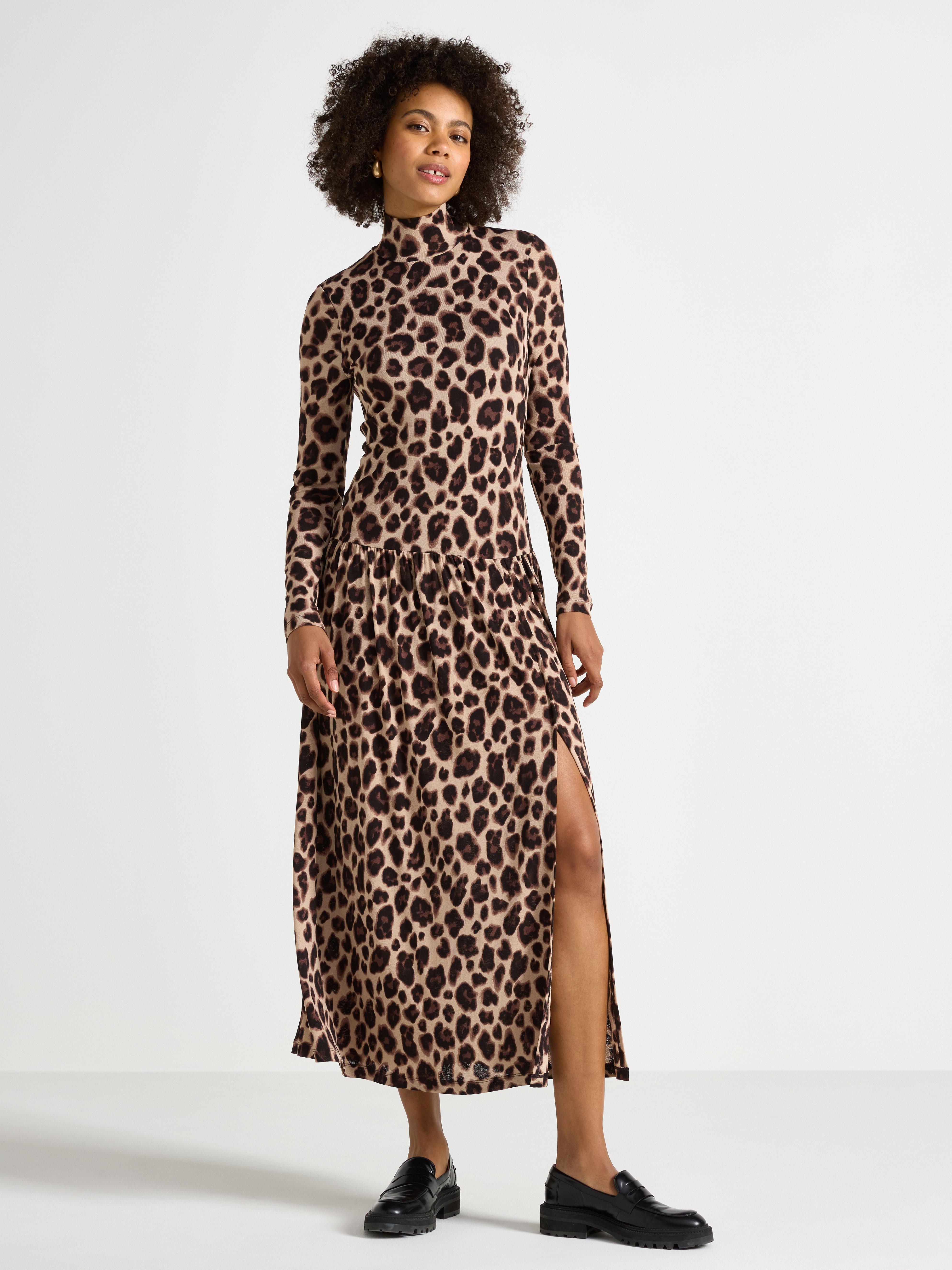 Vestido longo de manga comprida bege
