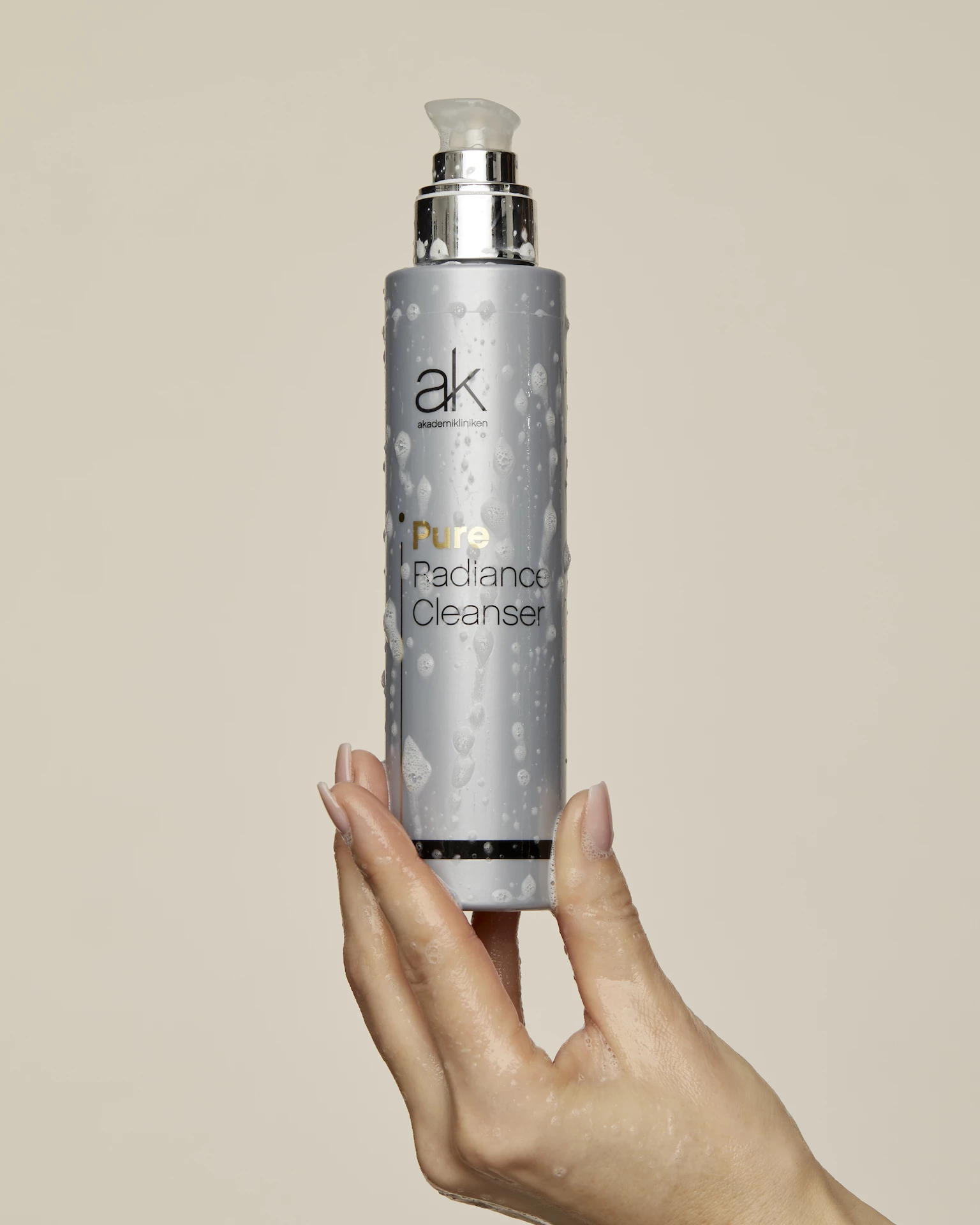 Pure Radiance Cleanser 200 ml - Akademikliniken