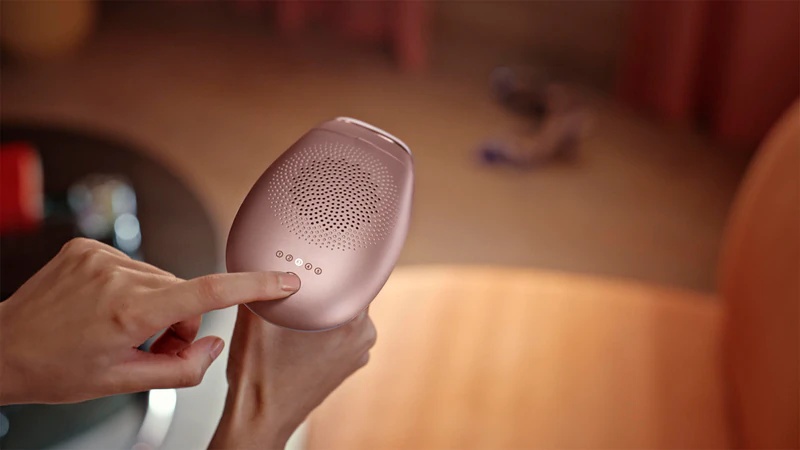 Philips Lumea IPL 7000 SC1997/00 IPL tehnologija - preprečevanje ponovne rasti dlak