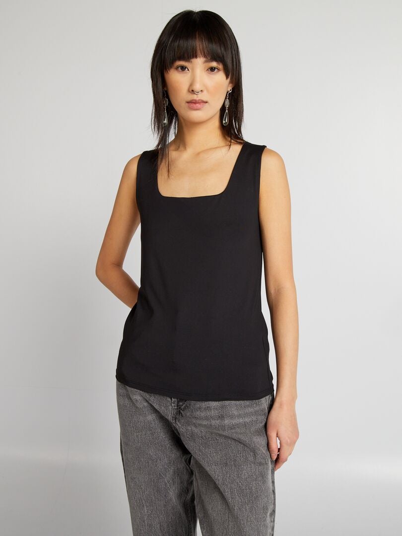 Camiseta elástica con escote cuadrado - negra
