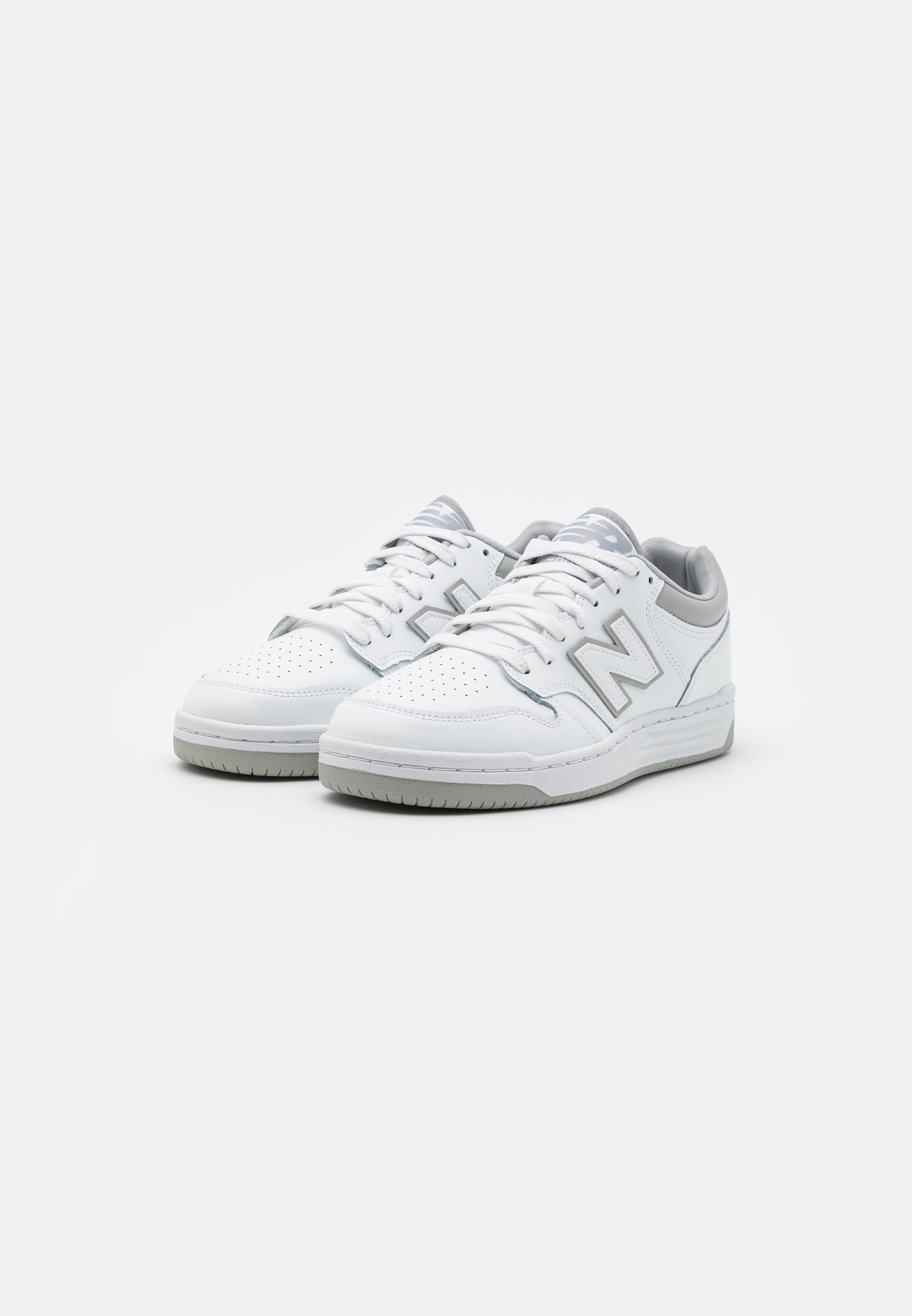 New Balance Basketballschuhe – weiß/hellgrau