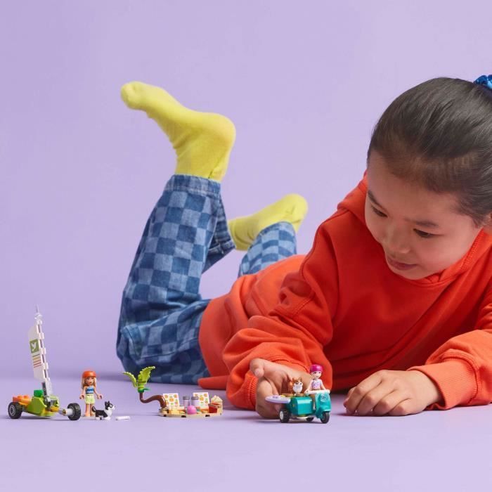 LEGO Friends 42641 Surffauskoiria ja skootteriseikkailuja - Interaktiivinen lelu corgien kanssa