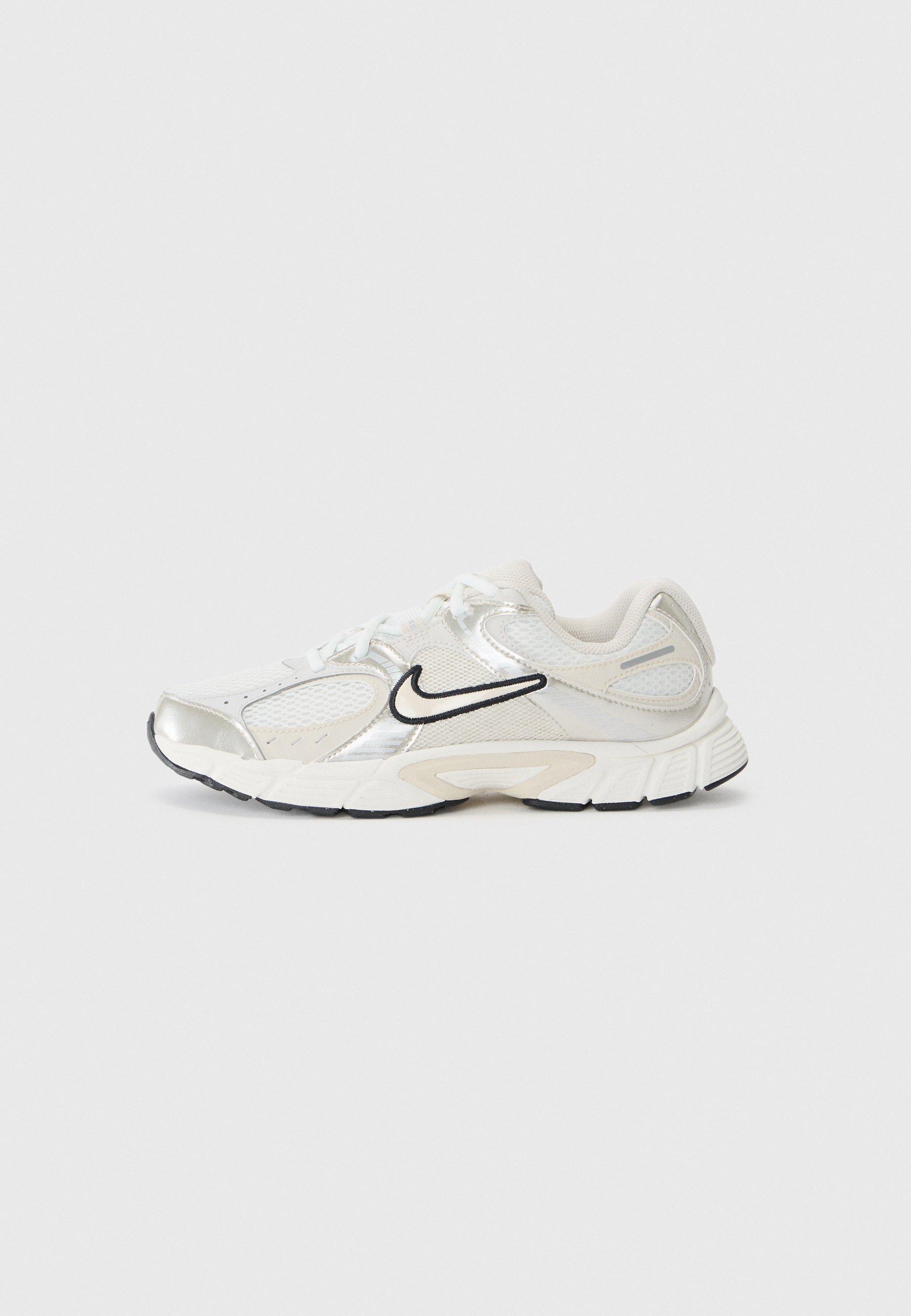Nike Sportswear V5 UNISEX - Sneakers - summit white/light orewood brown/sail/black
