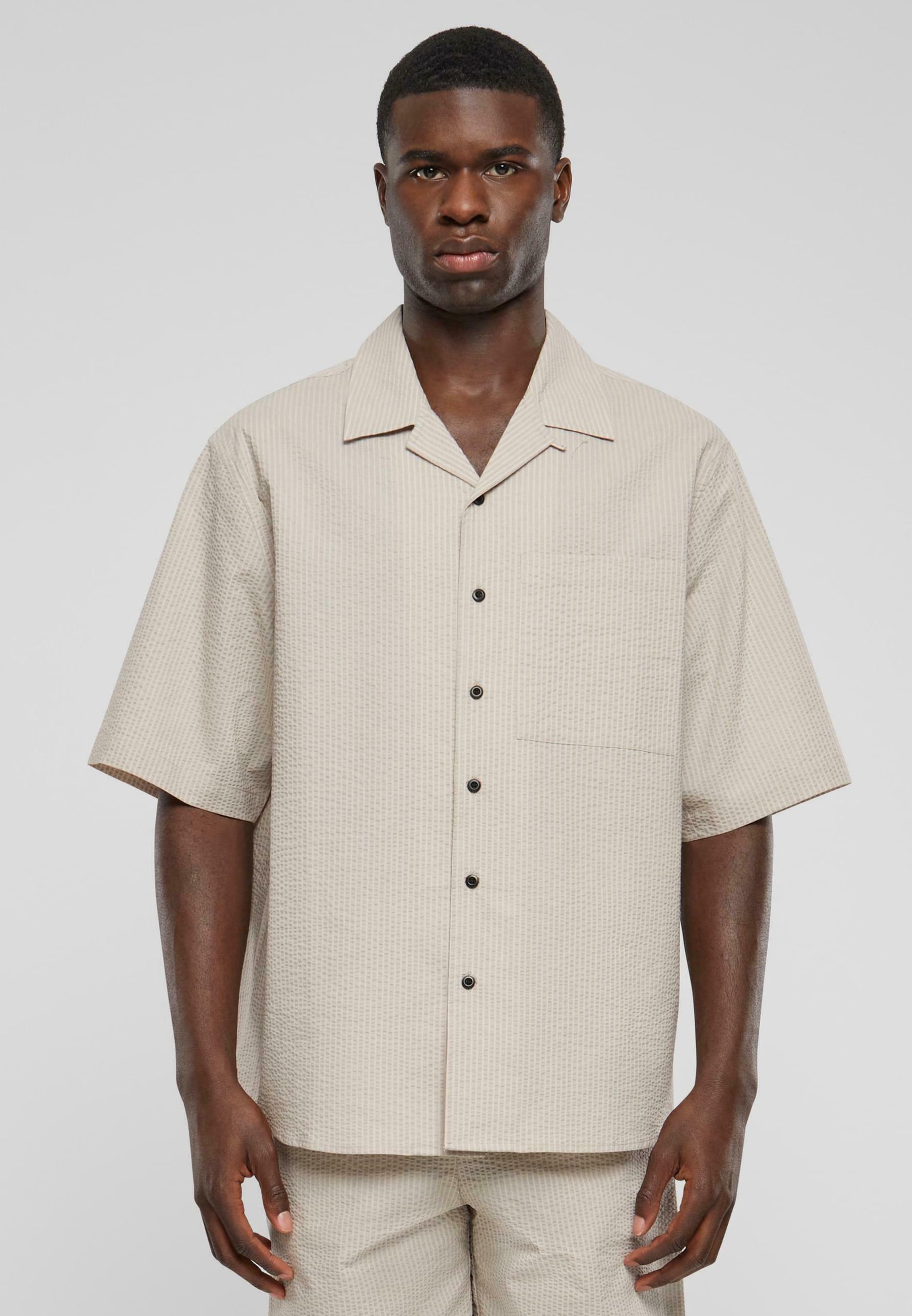 Camicia Urban Classics a maniche corte, modello rilassato - cloud