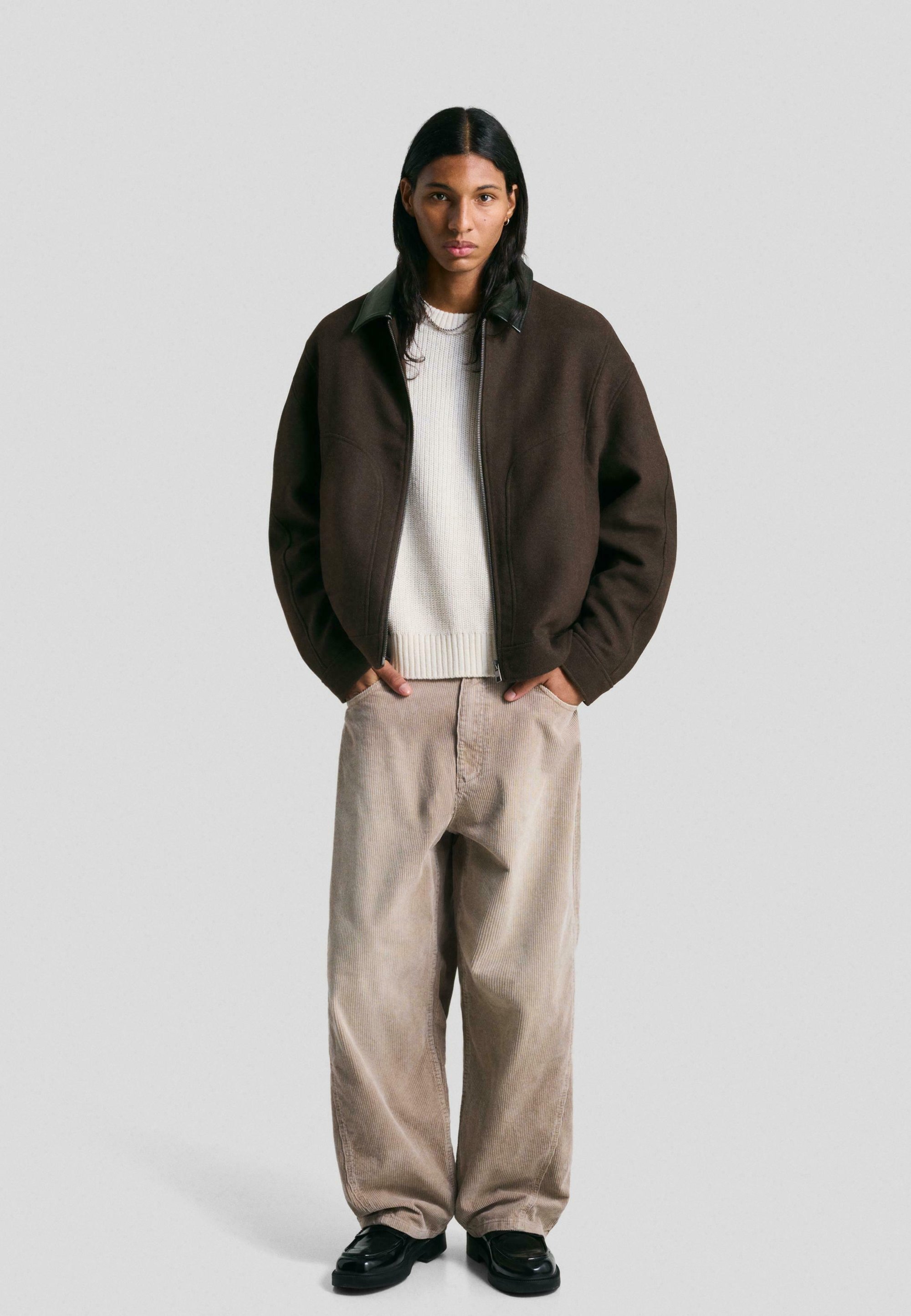 Bershka CONTRAST COLLAR - Giacca leggera - marrone scuro