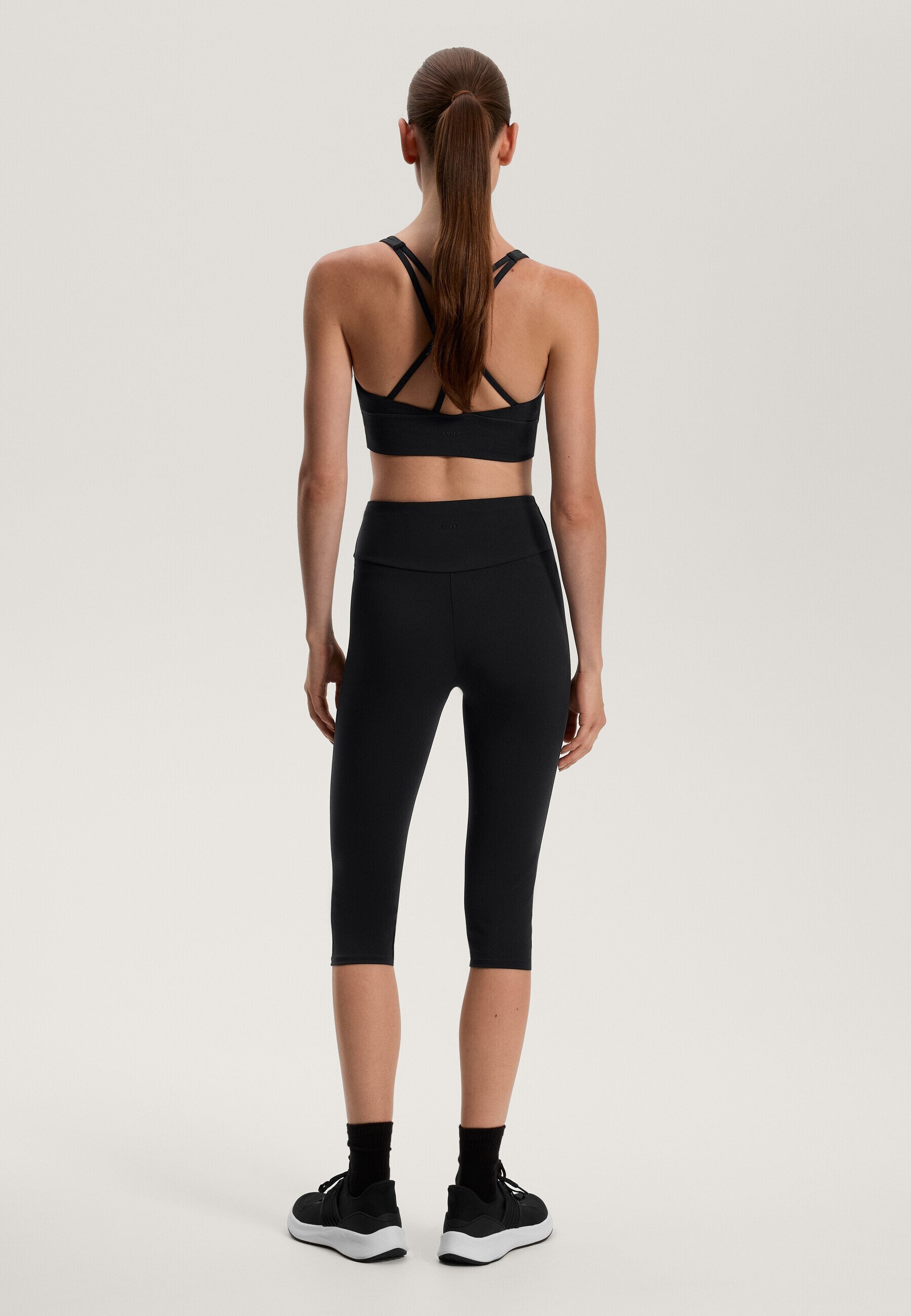Calça Capri OYSHO COMFORTLUX de Cintura Alta 40cm - Calça esportiva 3/4 - Preta