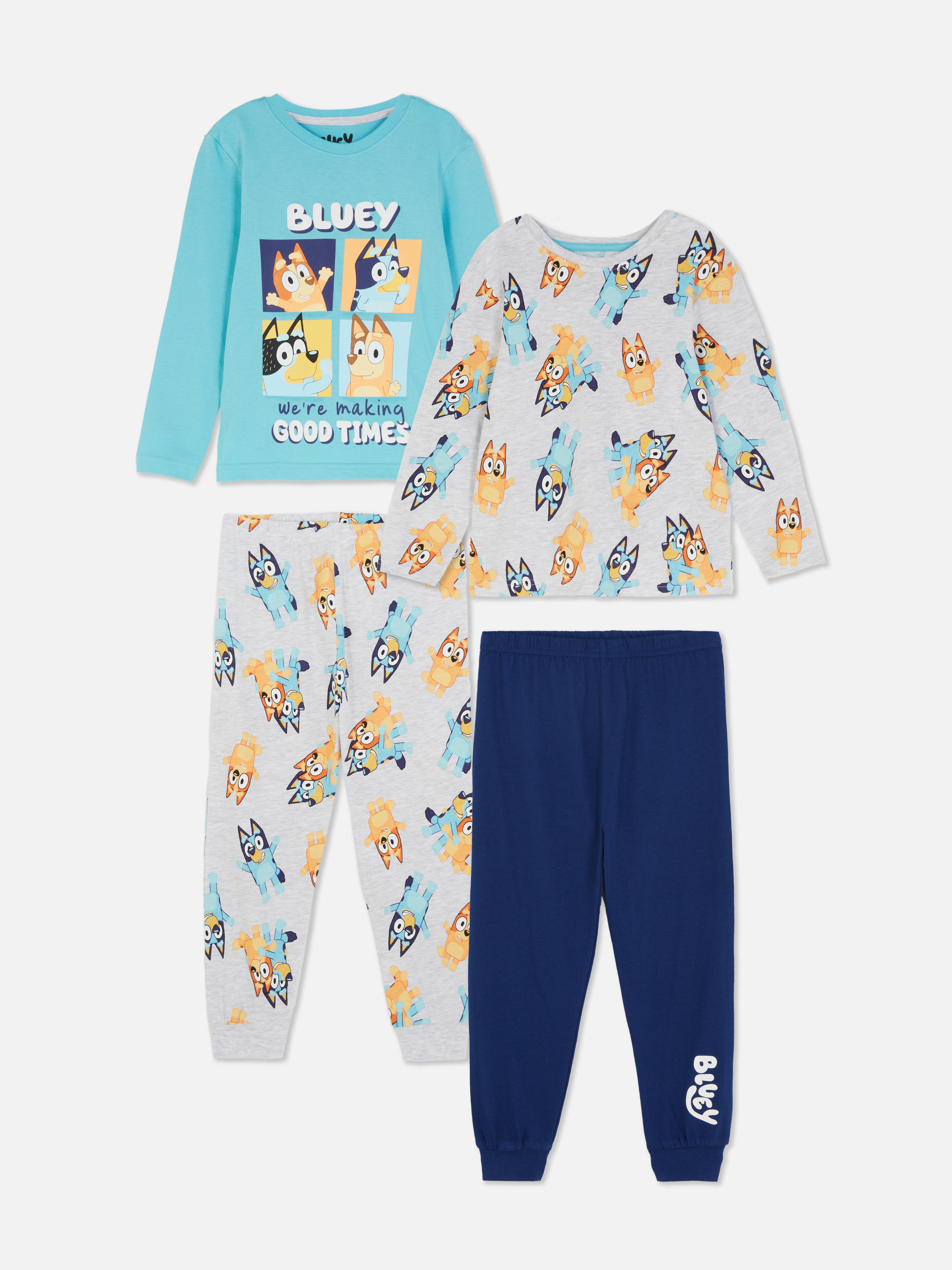Pyjamas mit Bluey-Print, 2er-Set. Diese langen Pyjamas zeichnen sich durch einzigartige Prints mit Bluey-Figuren aus.