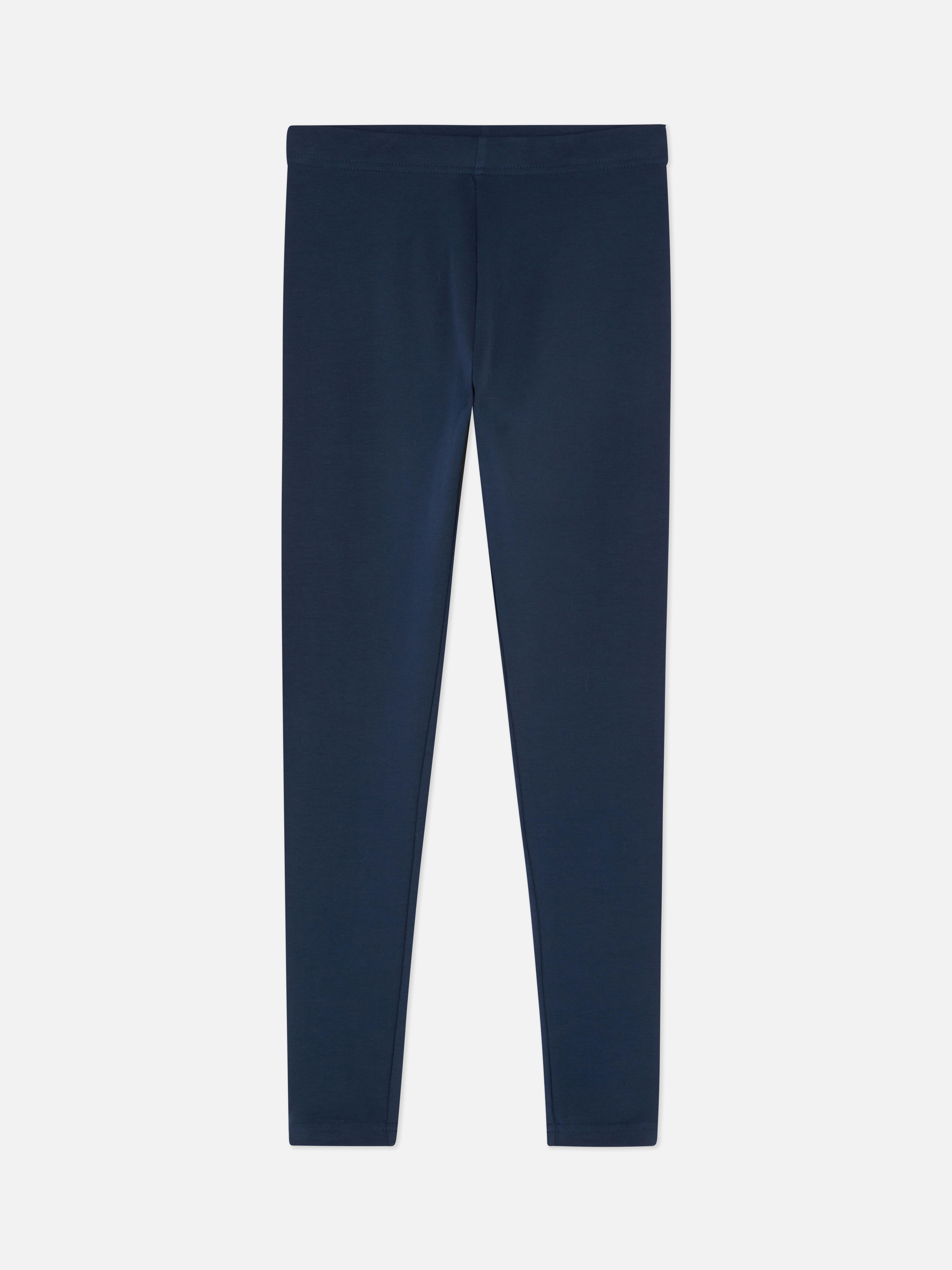 Klassische Baumwollleggings. Schmal geschnittene Leggings aus weicher Baumwolle zum Entspannen.