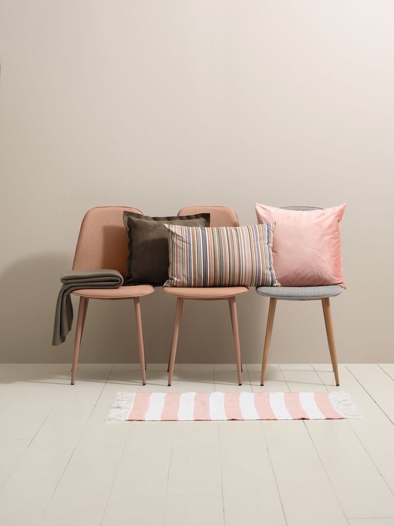 ERTEVIKKE Ukrasna jastučnica ERTEVIKKE 50x50 svijetlo roza