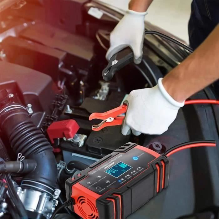 12V/24V 8A Smart Battery Charger, Battery Maintainer and Automatic Repair Function, Portable with Screen