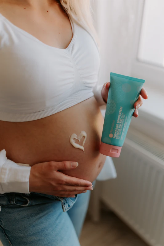 Creme antiestrias MomCare by Lina para estrias no corpo.