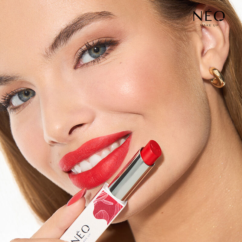 Maquillaje Neo que no se transfiere