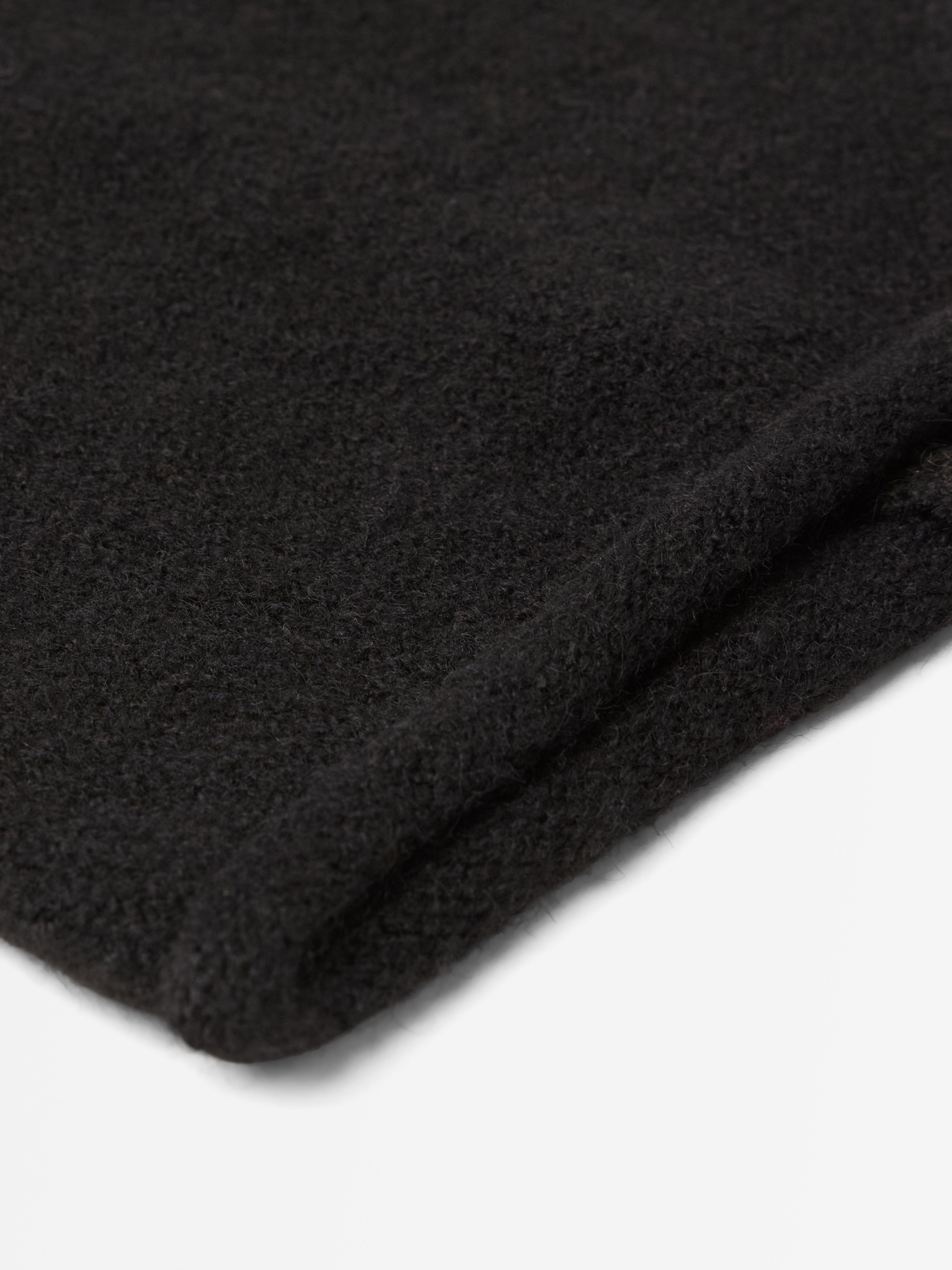 Bonnet noir en maille fine