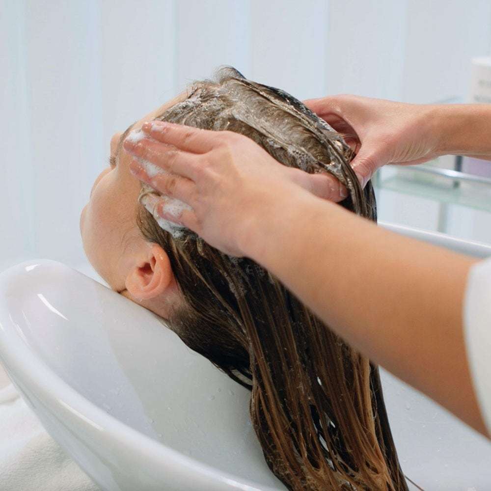 Revlon Professional Hair Shampoo Restart RE/START™ BALANCE Be sulfatų, raminantis galvos odos šampūnas – 250 ml