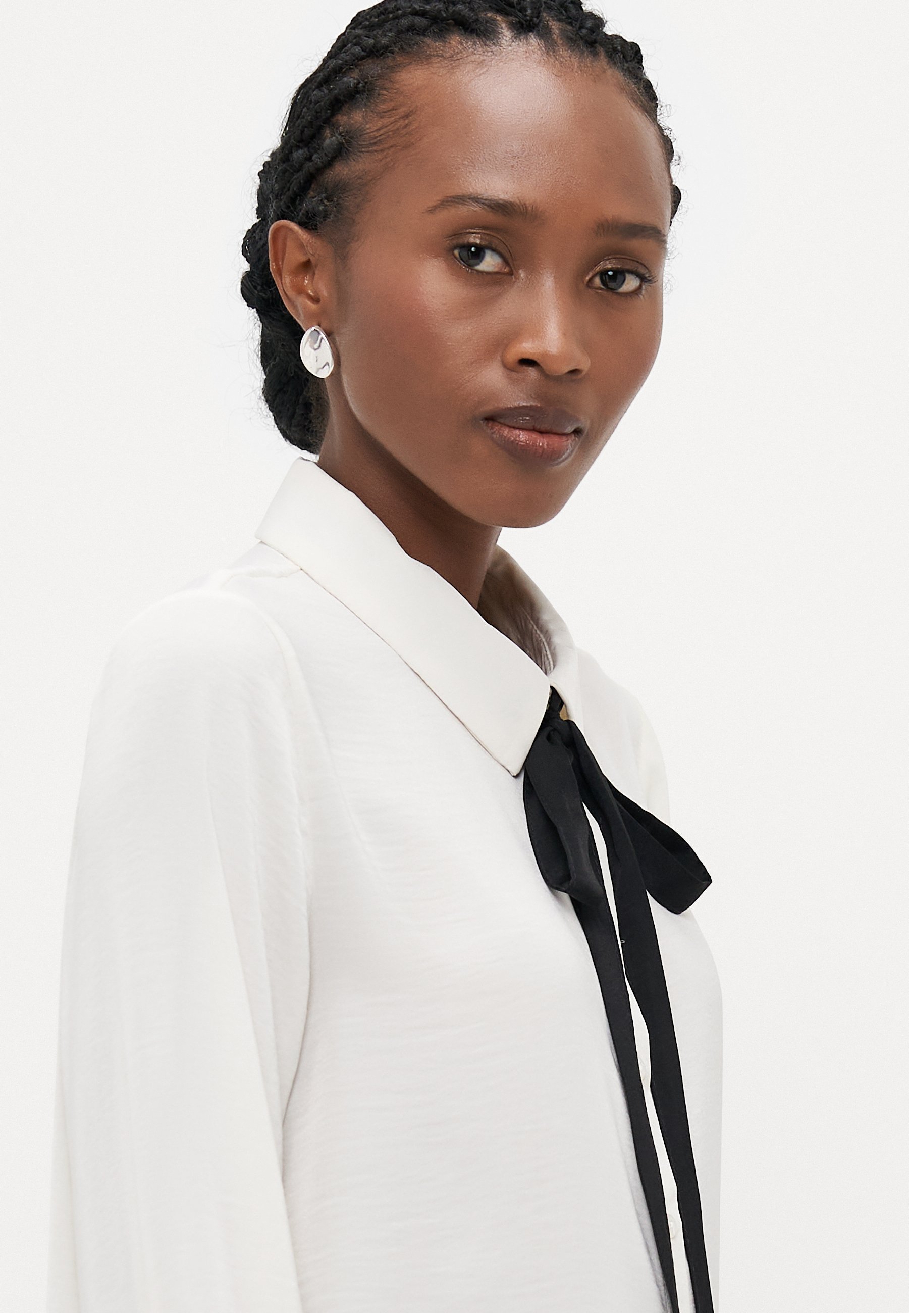 Vero Moda Petite VMGRETCHEN SHIRT - Bluzka zapinana na guziki - cloud dancer/black