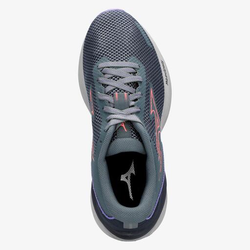 Mizuno Wave Revolt 3