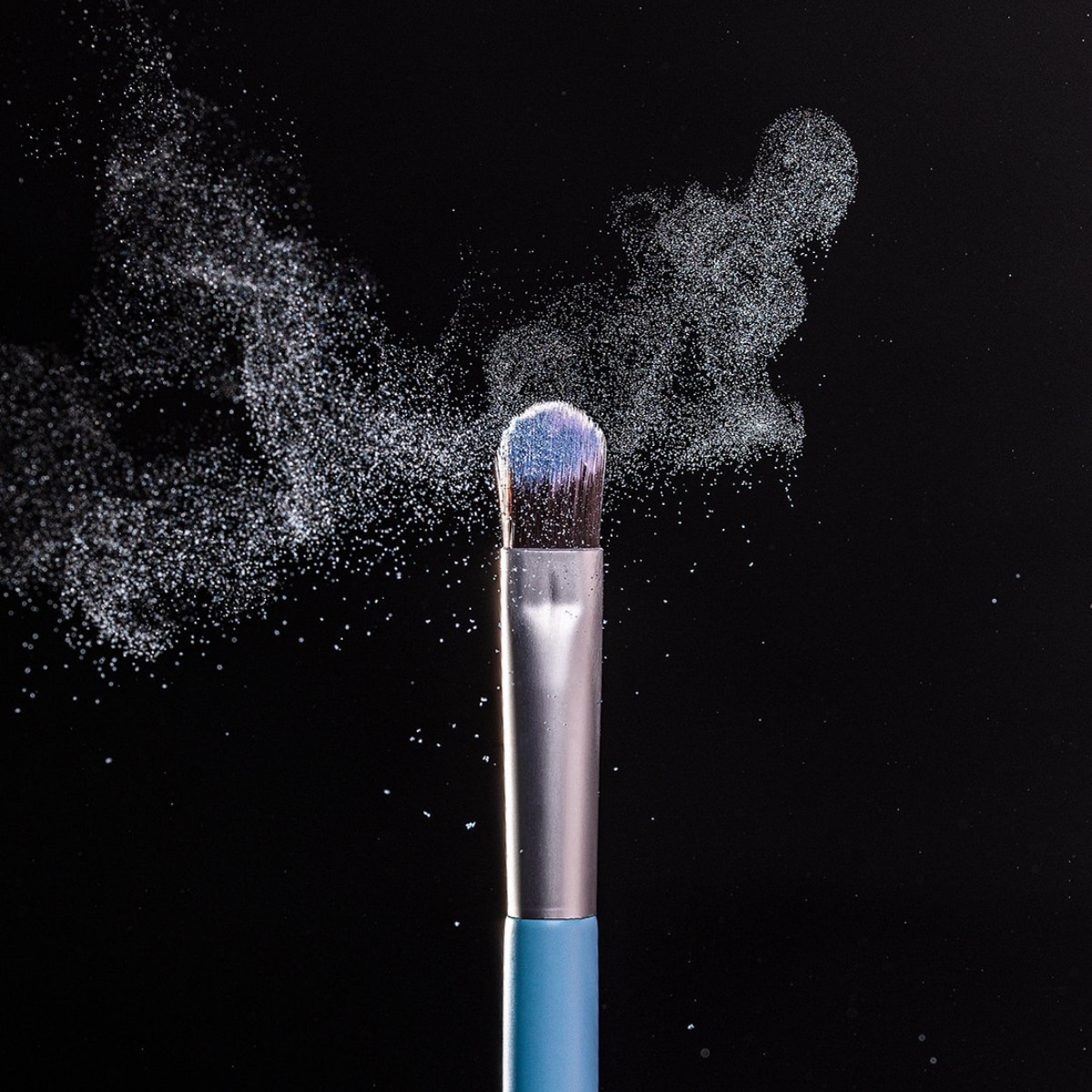 Pennello per ombretto Benecos, accessorio per il trucco, edizione colorata – 7,17 g