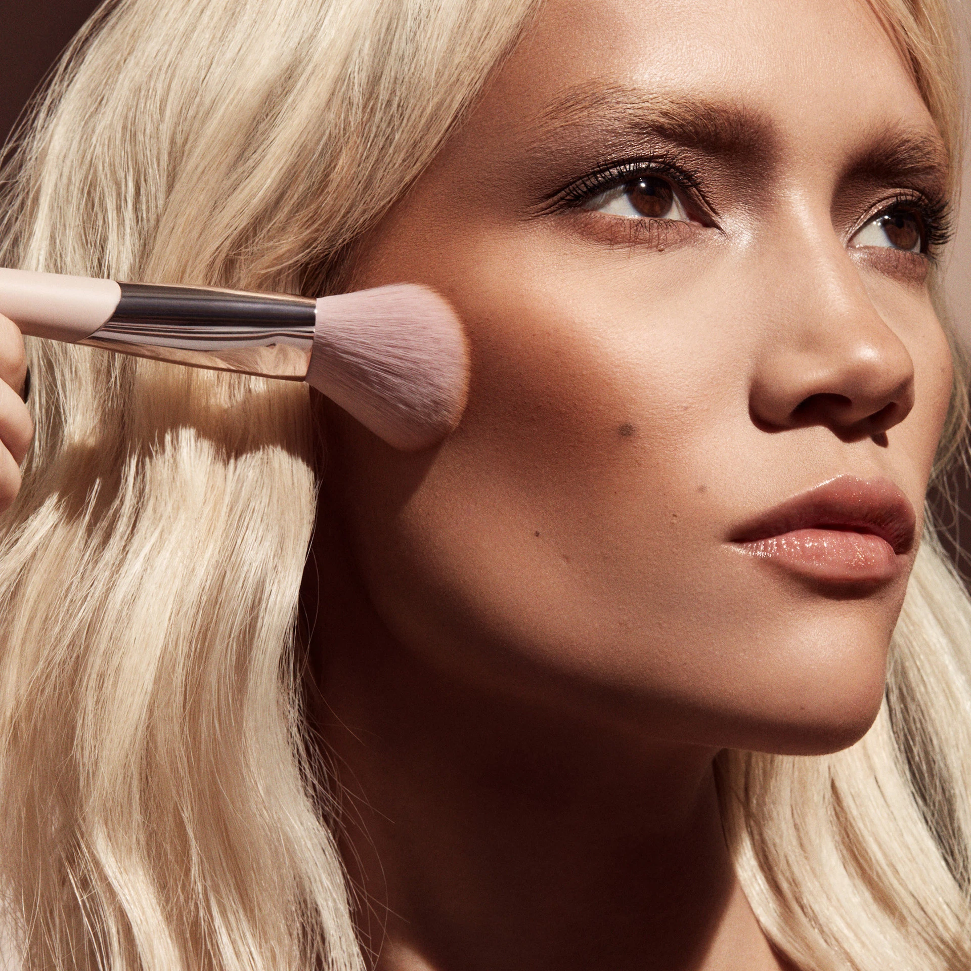 Kist za skulpturirajući bronzer 195 - Fenty Beauty