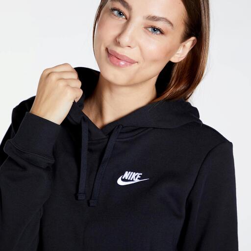 Nike Sportswear Club