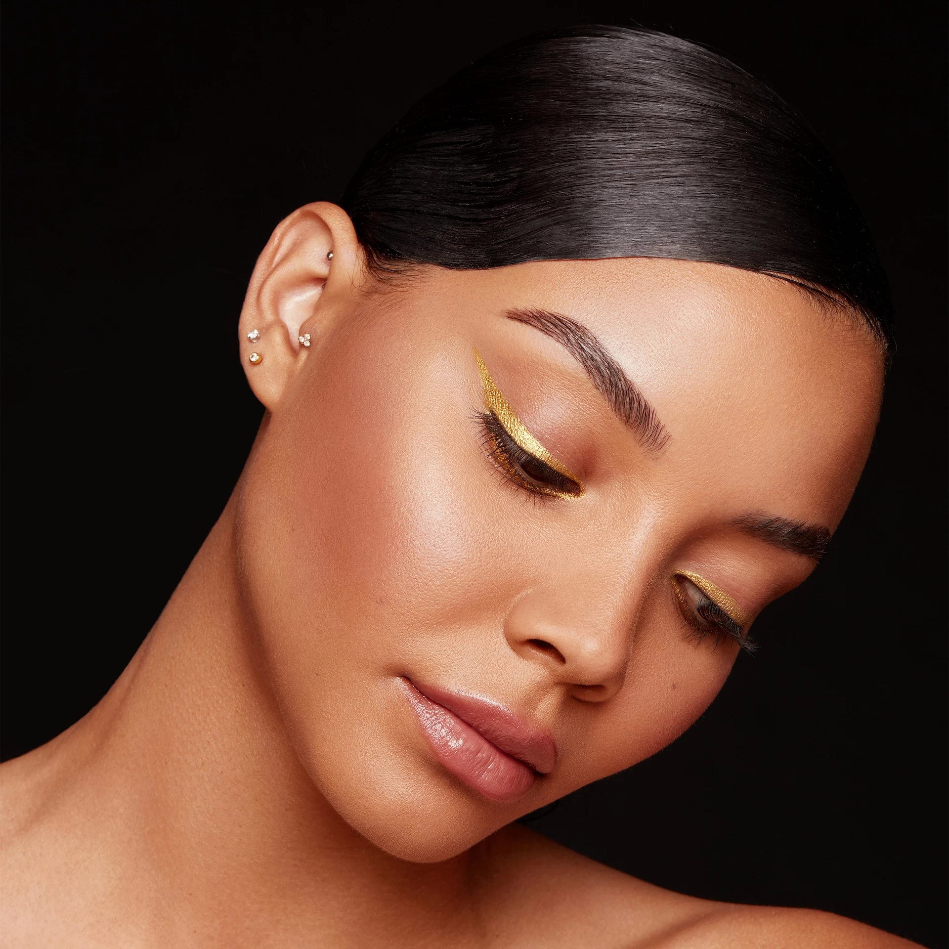 Pudră bronzantă presată 300 Toasty - Kylie By Kylie Jenner
