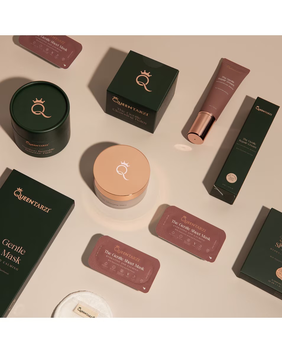 QUEEN TARZI NATURAL GLAM Η ΑΠΑΛΗ ΜΑΣΚΑ ΦΥΛΛΩΝ